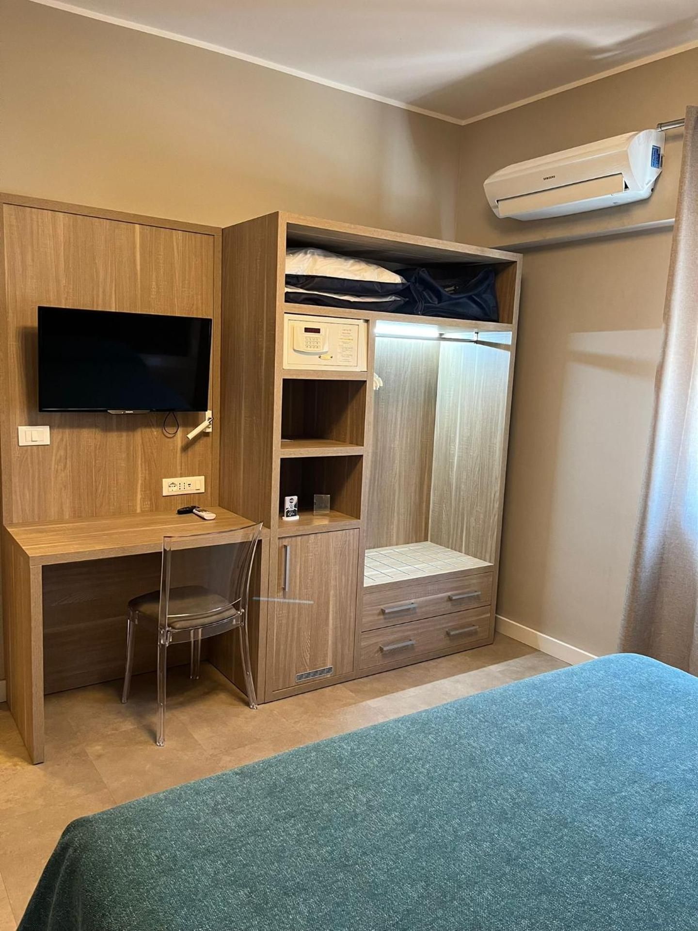 Queen Room