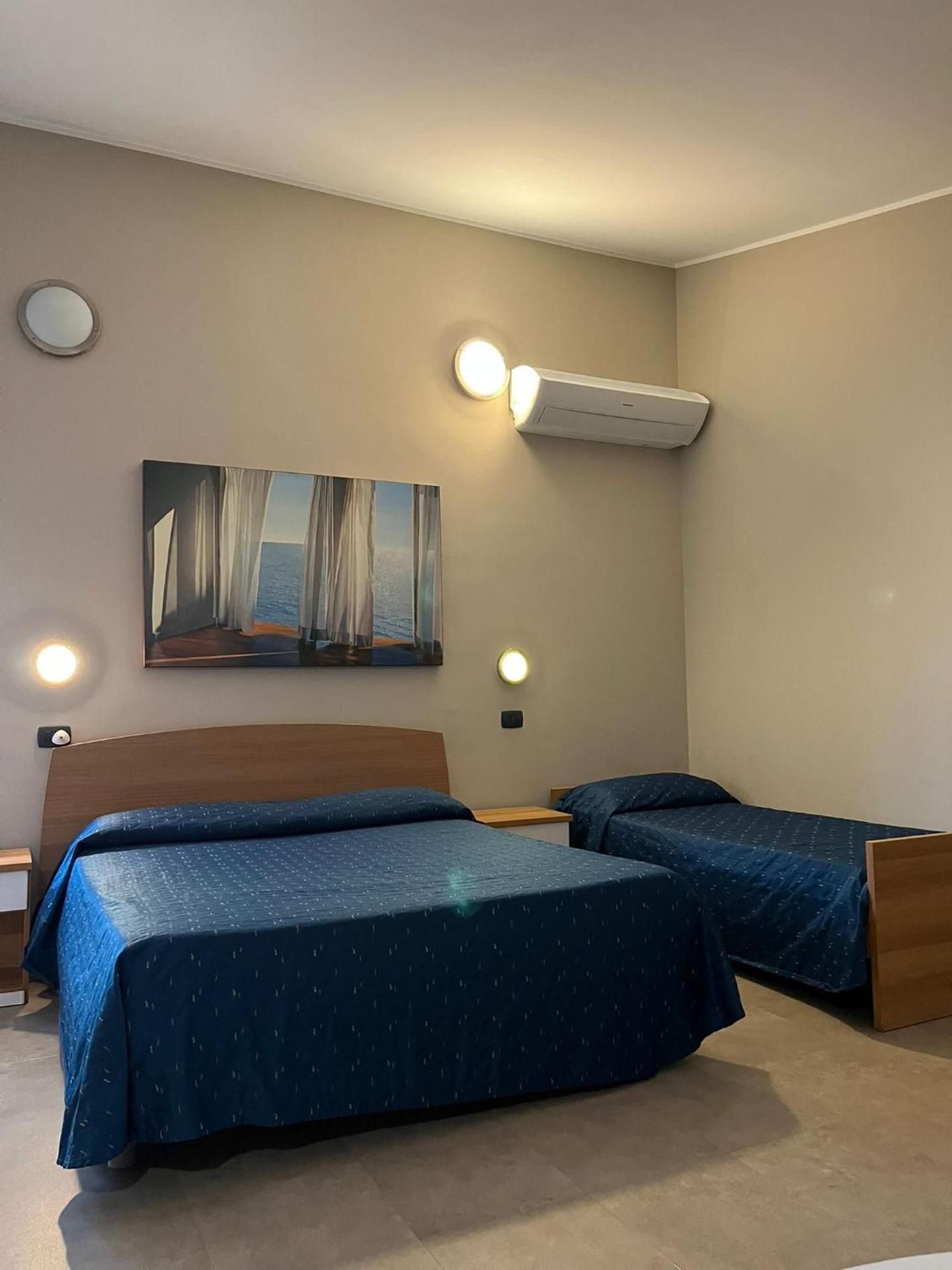 Quadruple Room with Terrace
