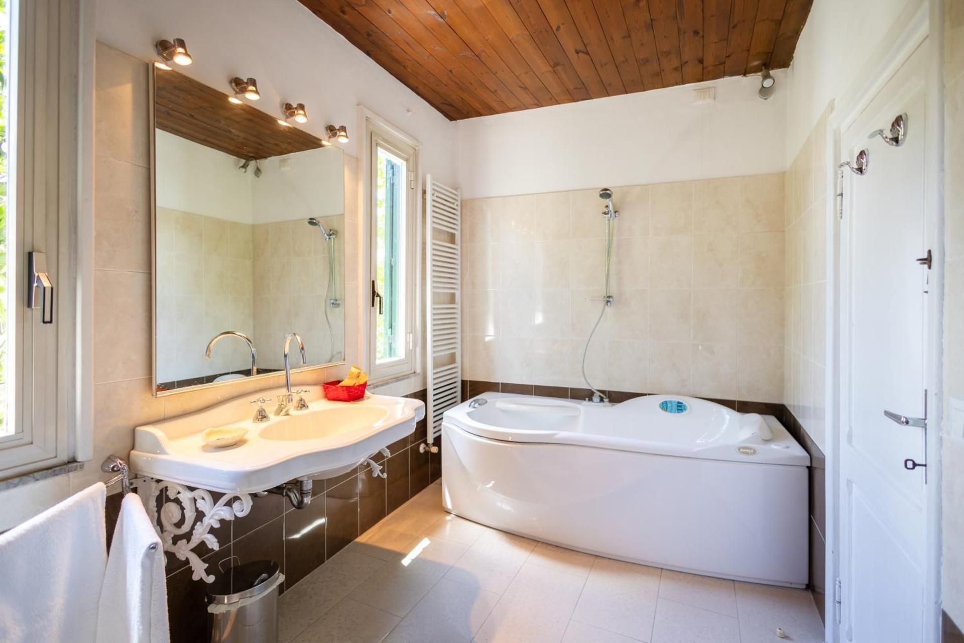 Double Room with Spa Bath