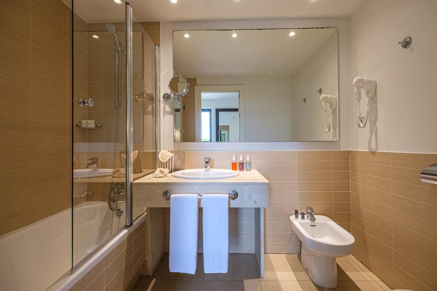 Junior Suite with Pool View