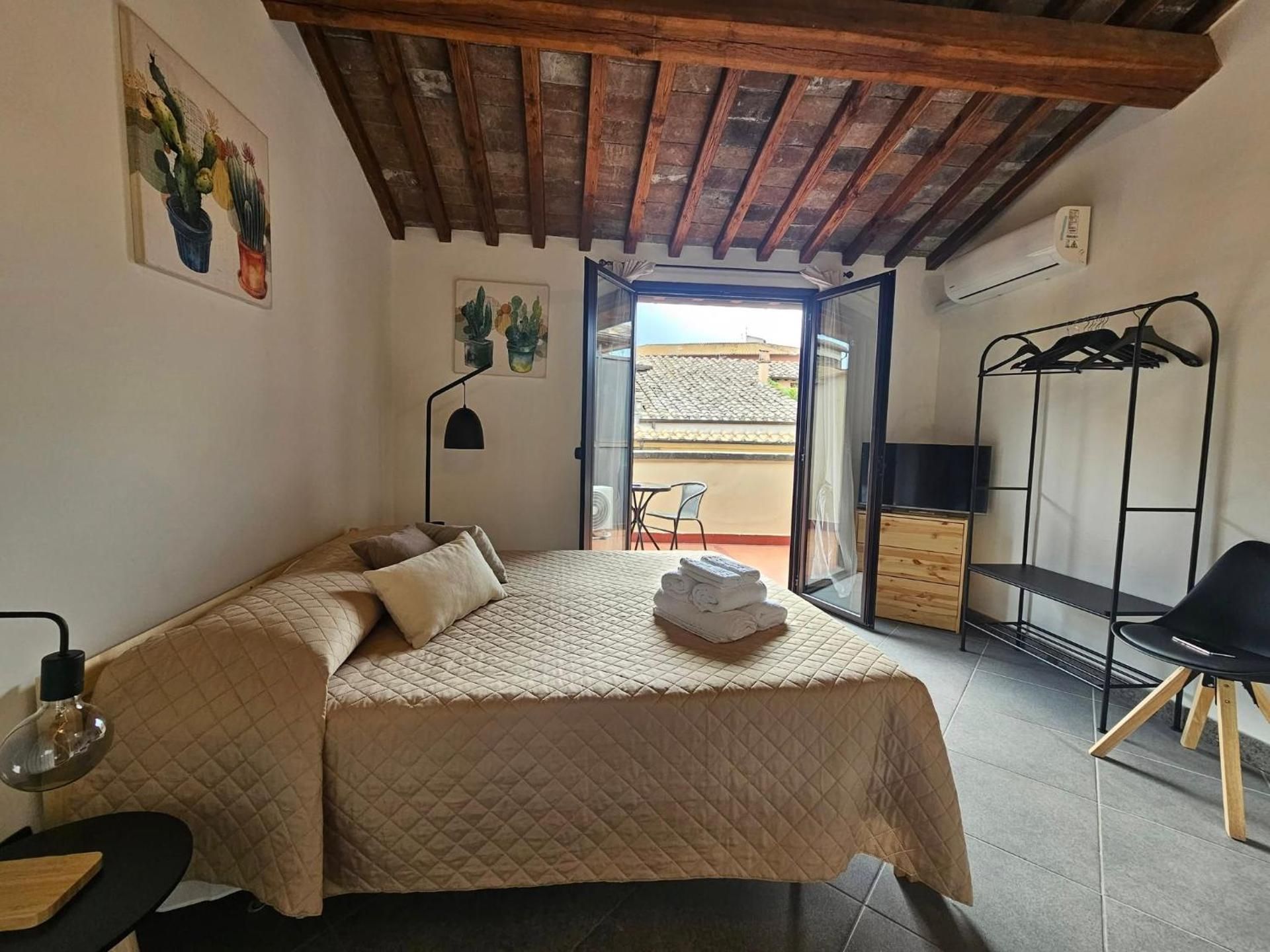 Studio with Terrace