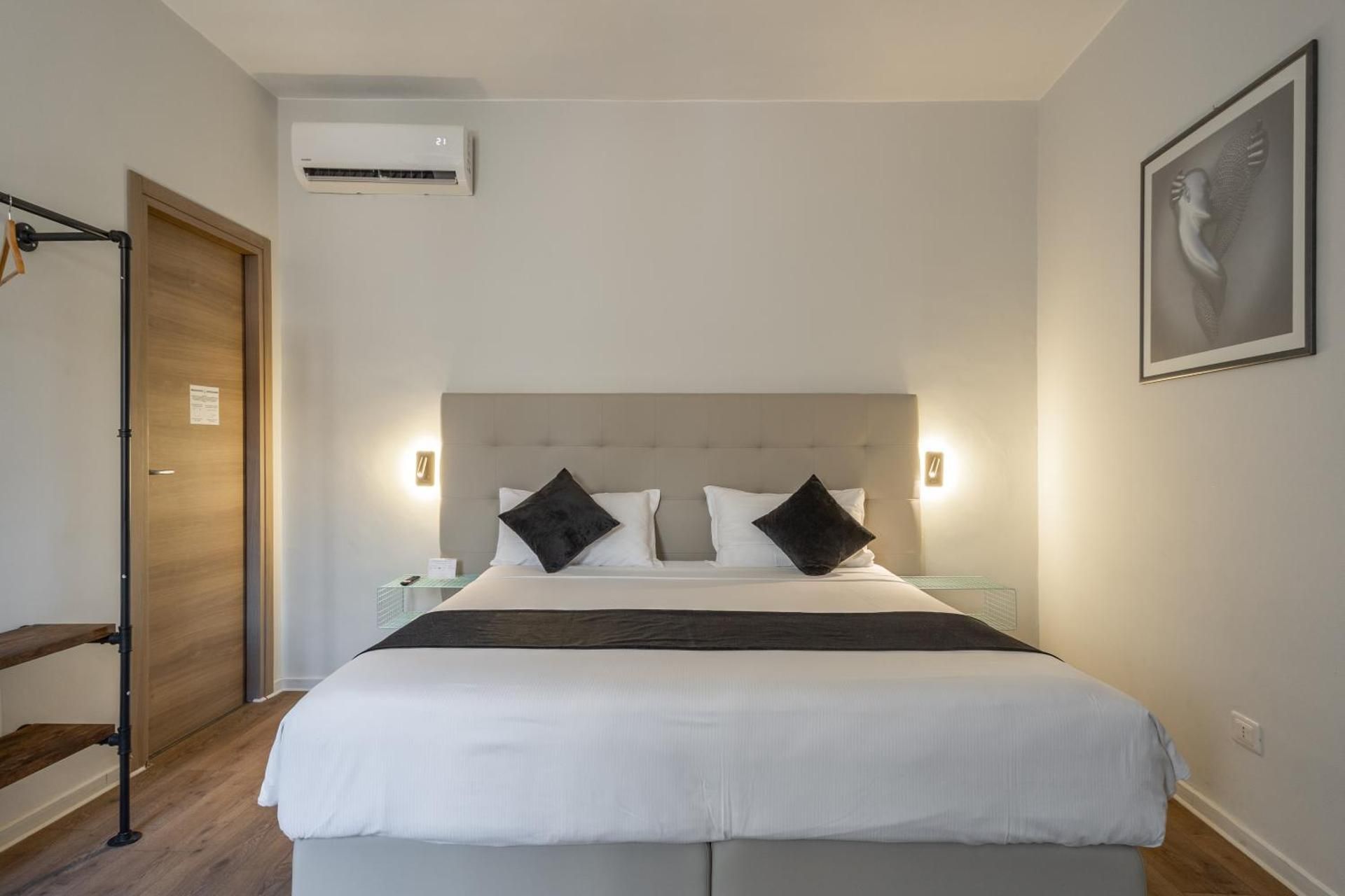 Large Double or Twin Room