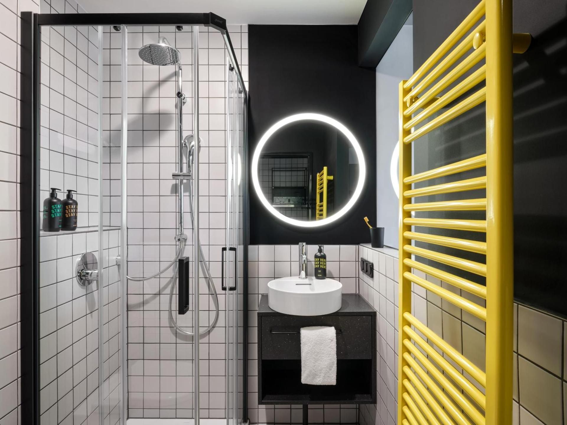 Design Apartment with King-Size-Bed