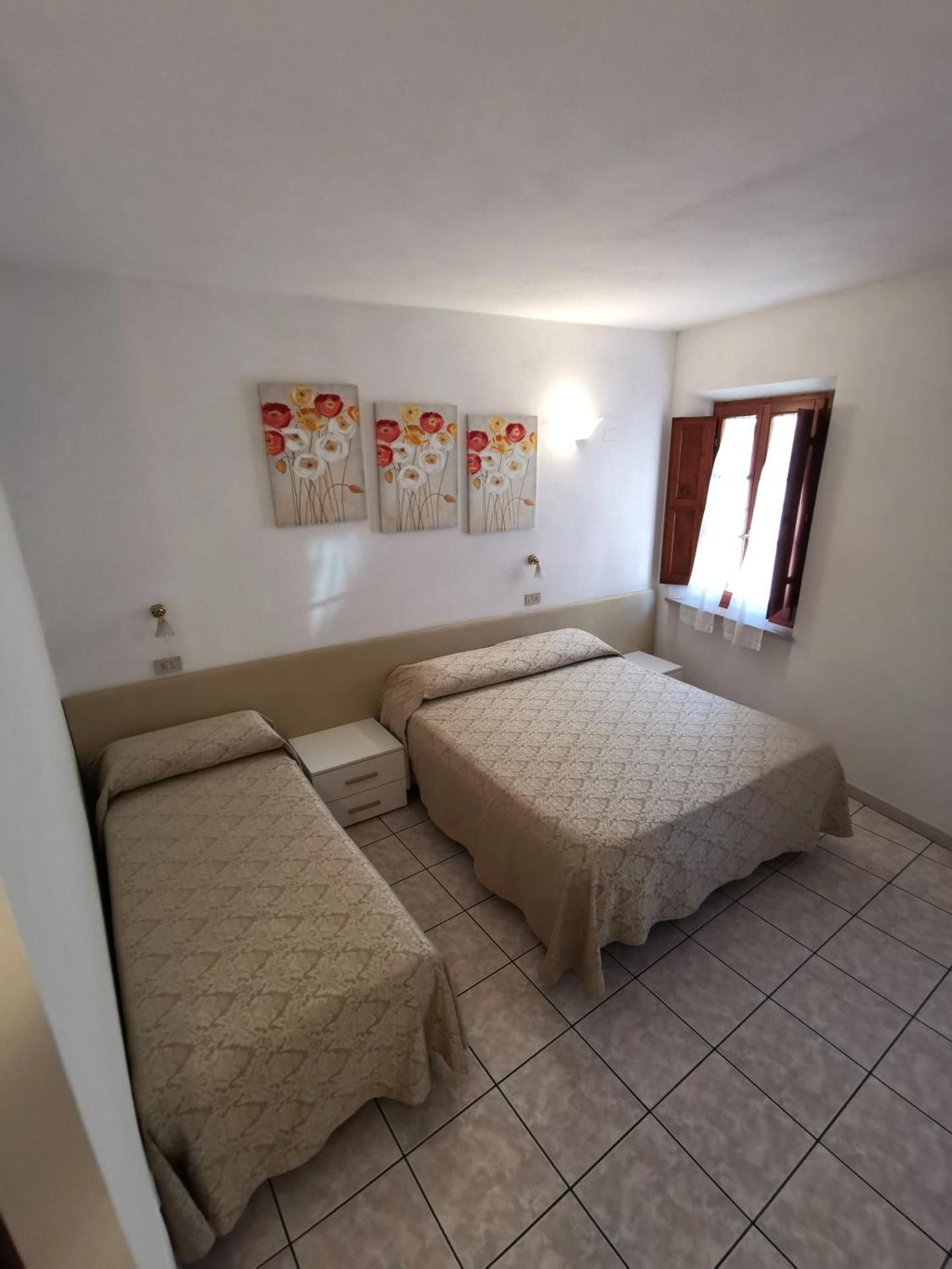 Camere la torre Triple Room with Bathroom 2