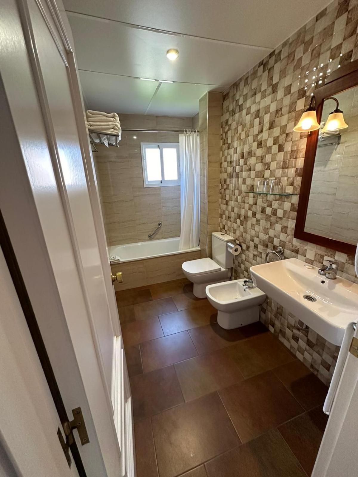 Family Room (4 Adults)
