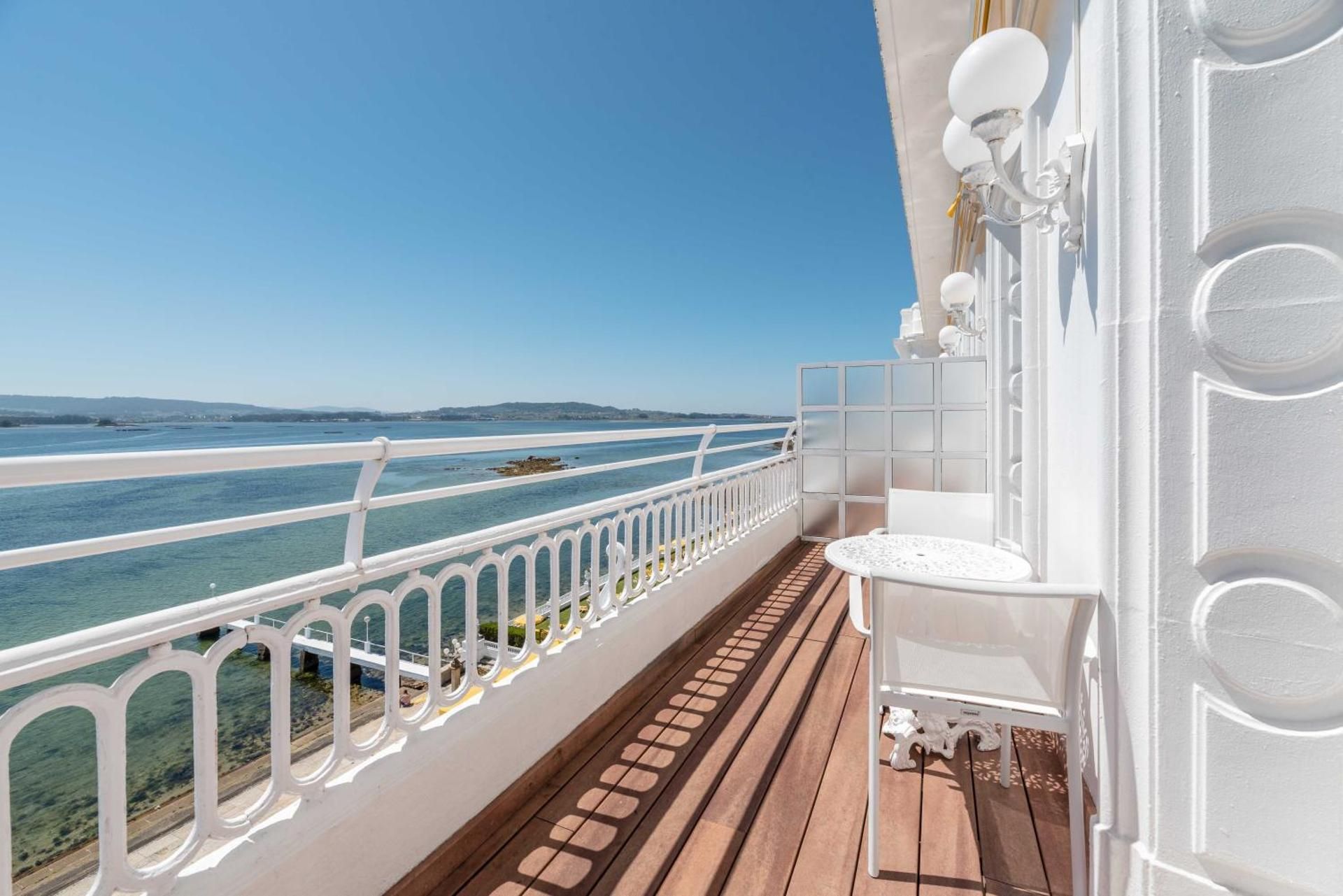 Twin Room with Terrace and Sea view  