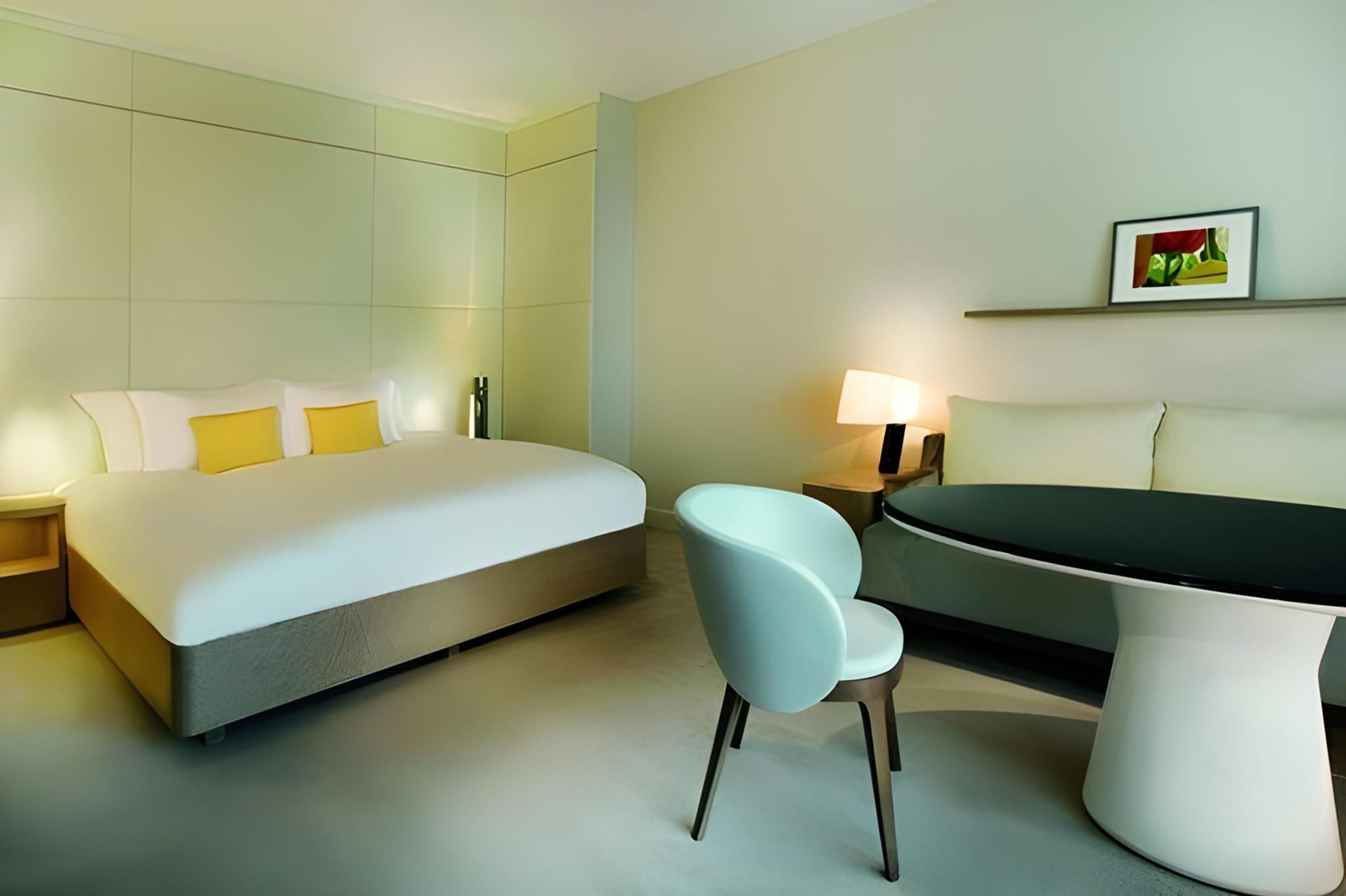Guest room, 1 King, Balcony