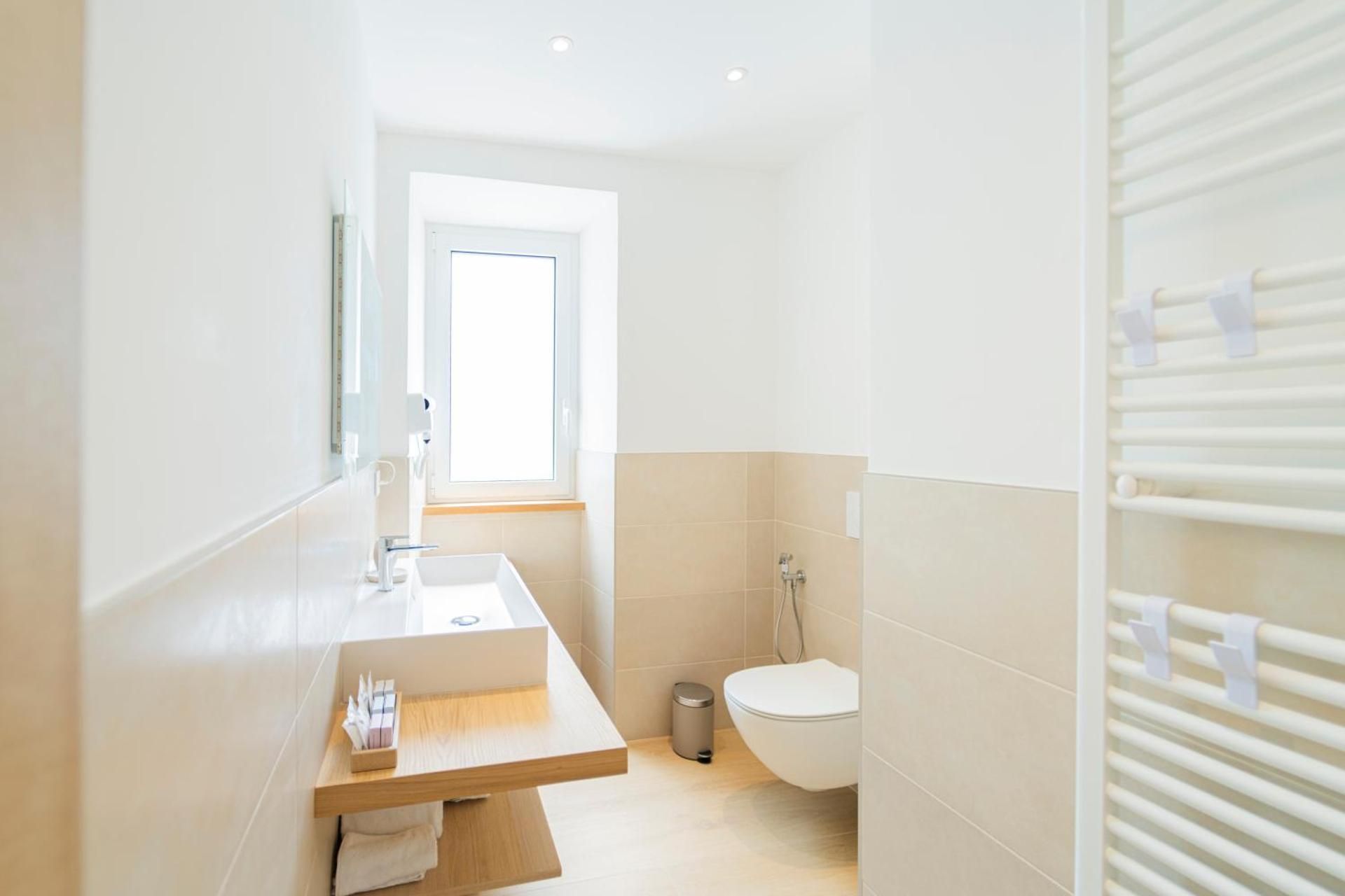 B&B Lo Zefiro Double or Twin Room with Private Bathroom 2