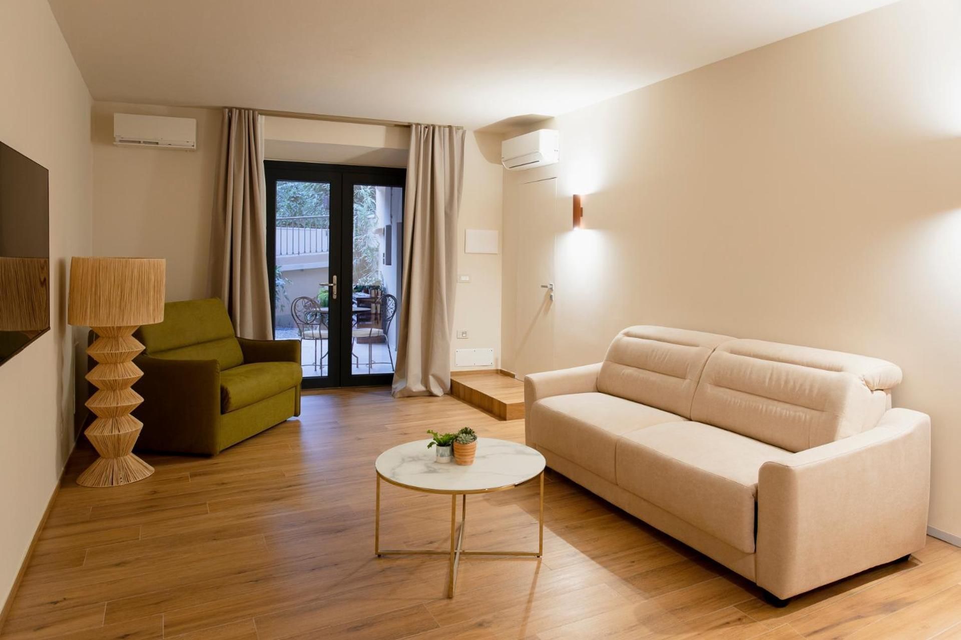 Deluxe One-Bedroom Apartment with Garden View