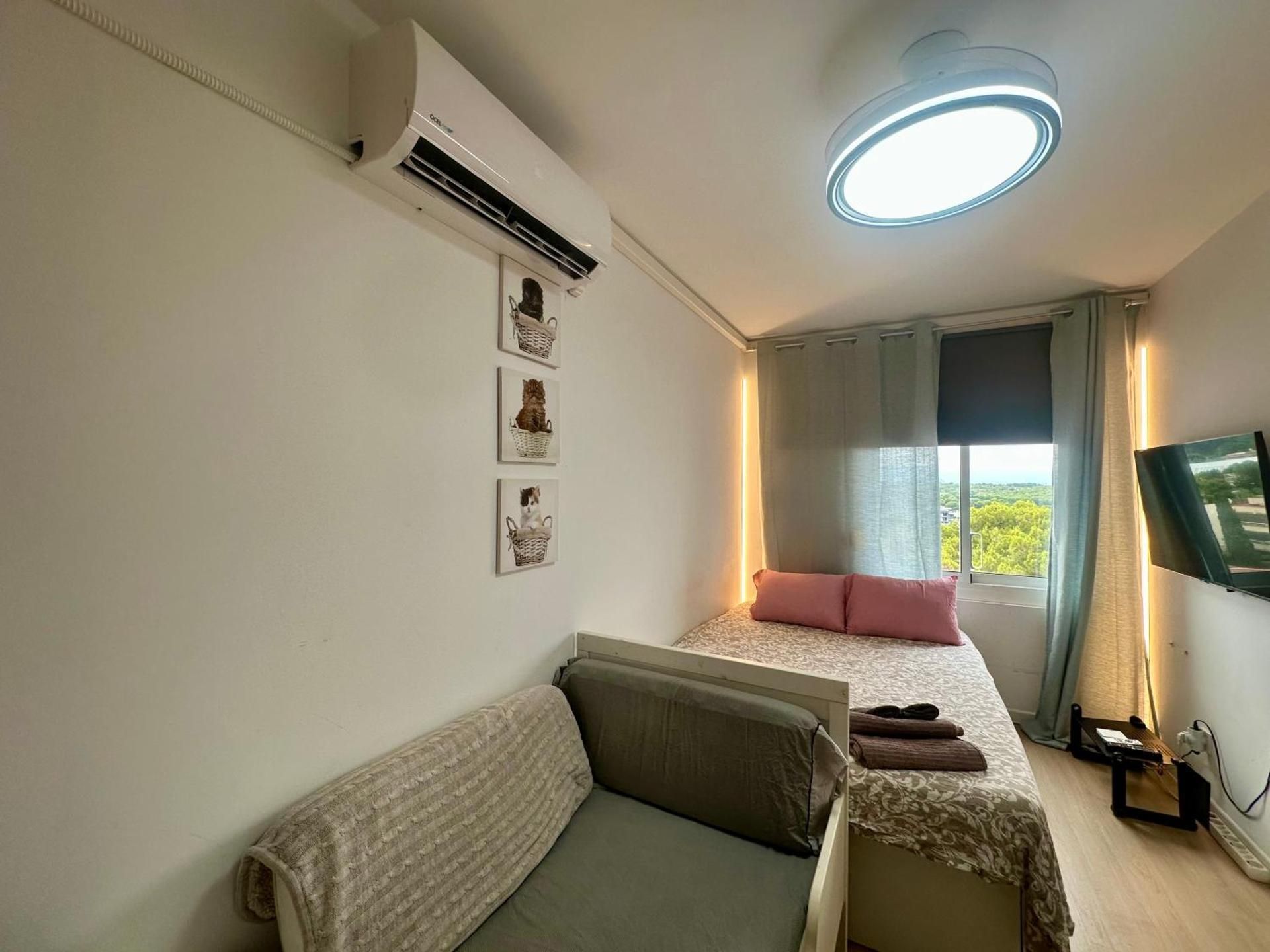 One-Bedroom Apartment with Sea View