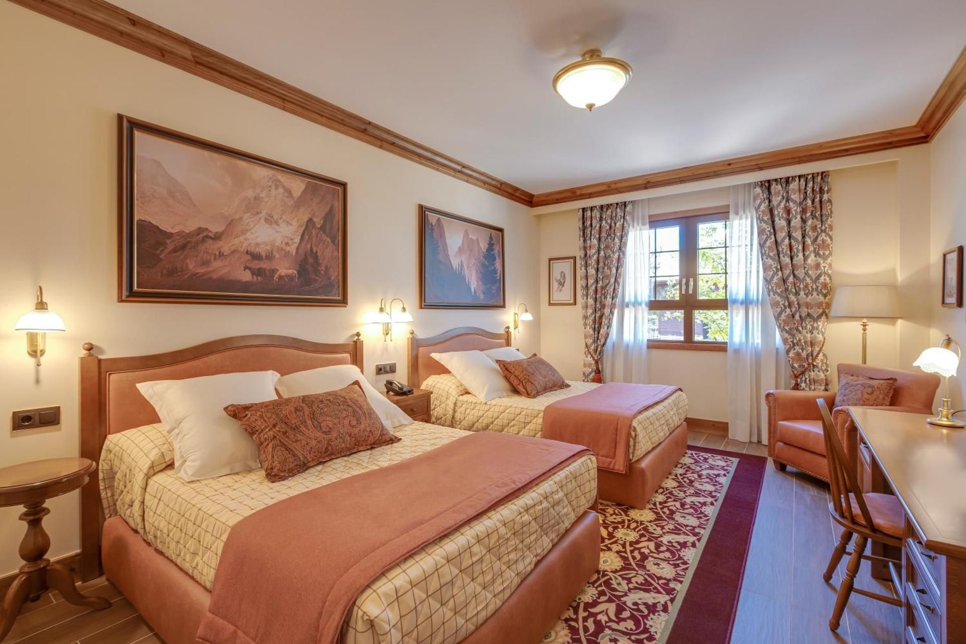 Superior Room with Access to PortAventura Park ( 3 adults) + 1 access to Ferrari Land