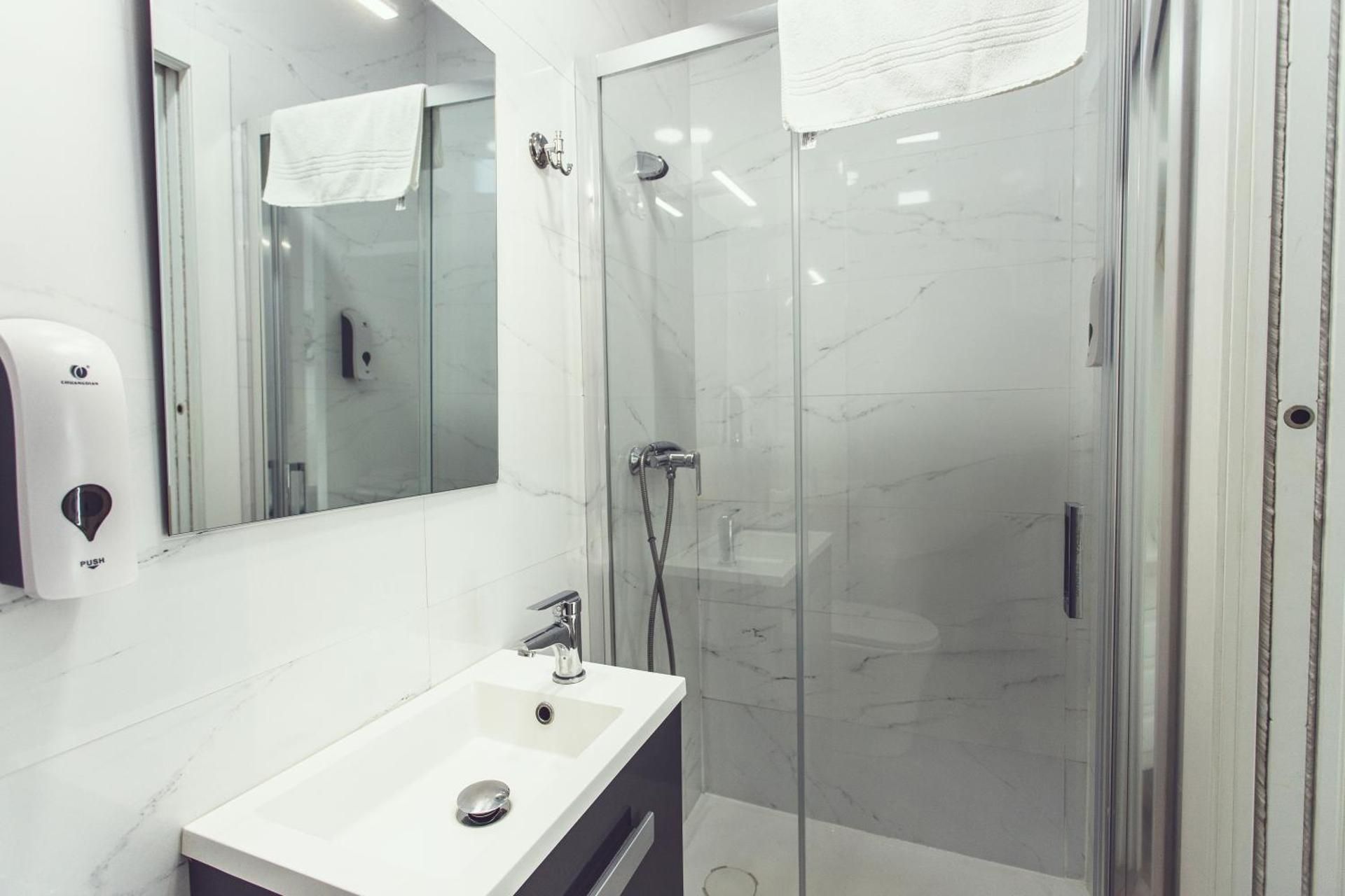 Habitaciones El Olivo, Calidad y Reformardo Deluxe Double Room with Balcony 3