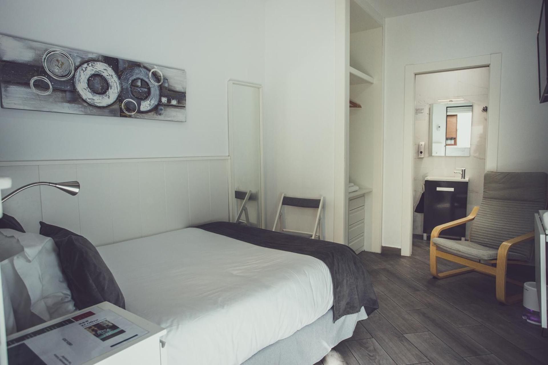 Habitaciones El Olivo, Calidad y Reformardo Deluxe Double Room with Balcony 2