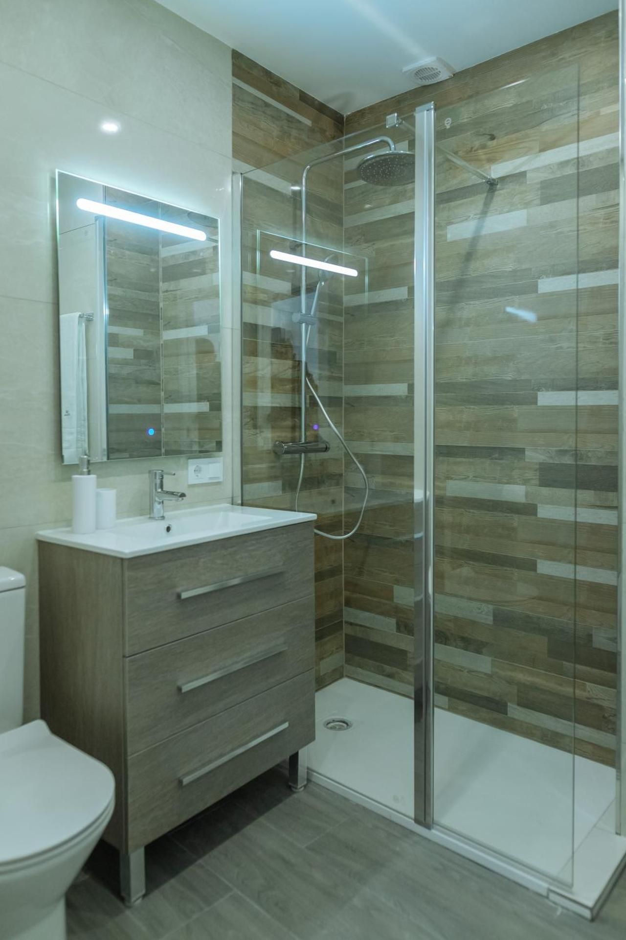 A&M CAVA Deluxe Double Room 3