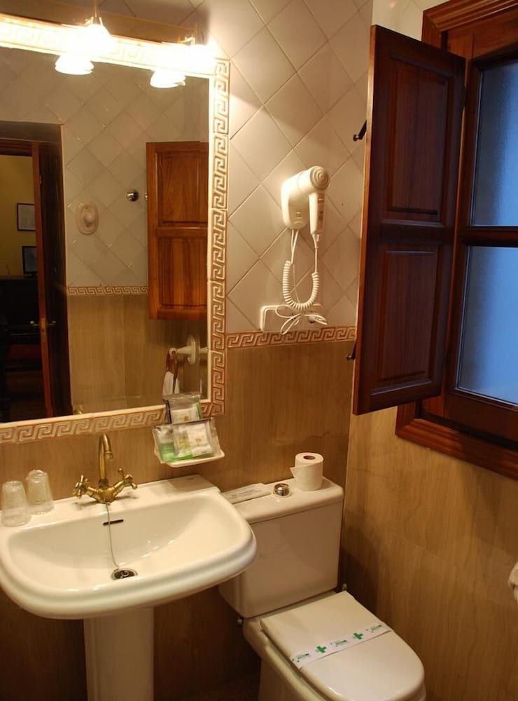 Hotel Alvar Fañez Basic Double Room 5