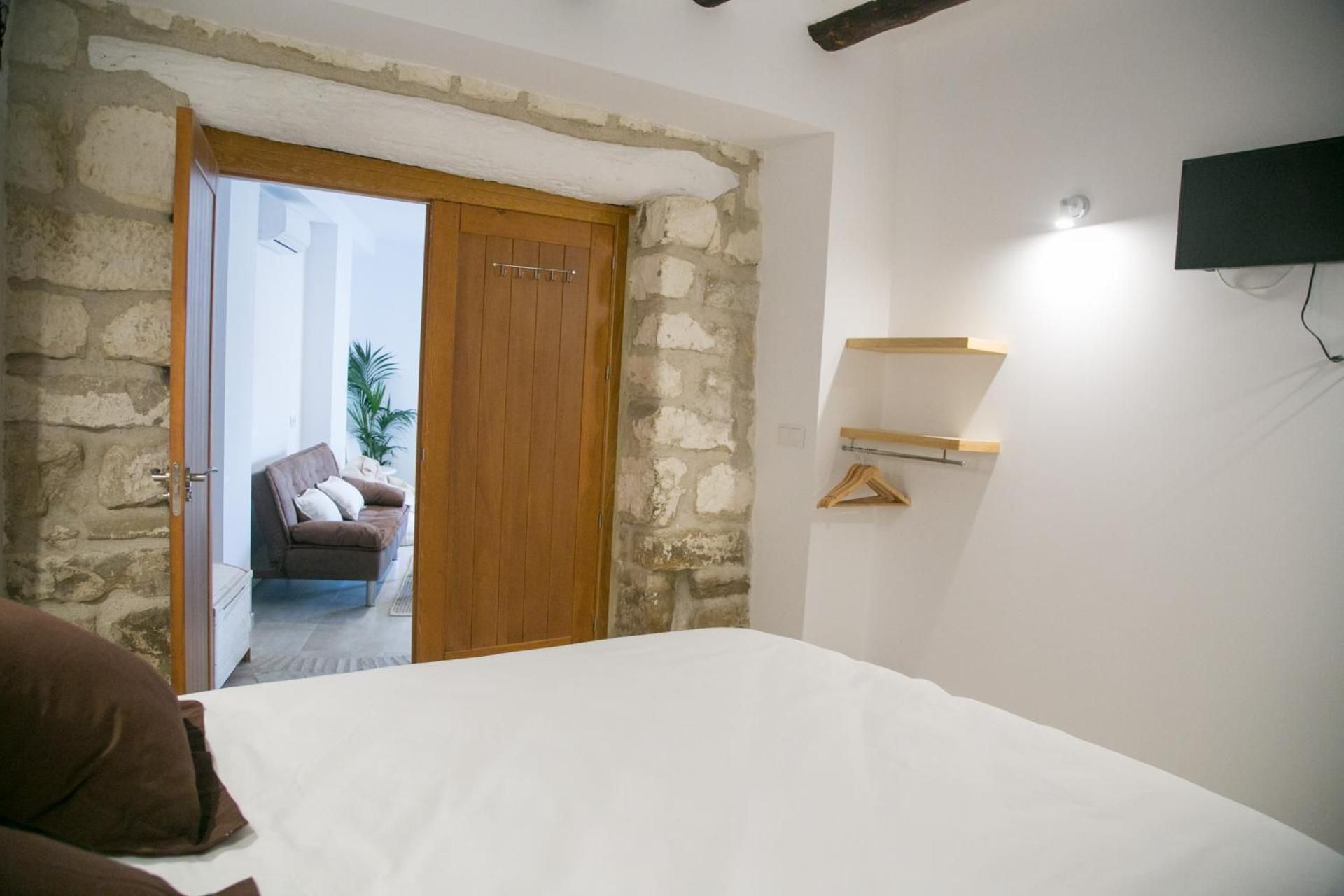 Apartamentos Turisticos La Casa Vieja Two-Bedroom Apartment