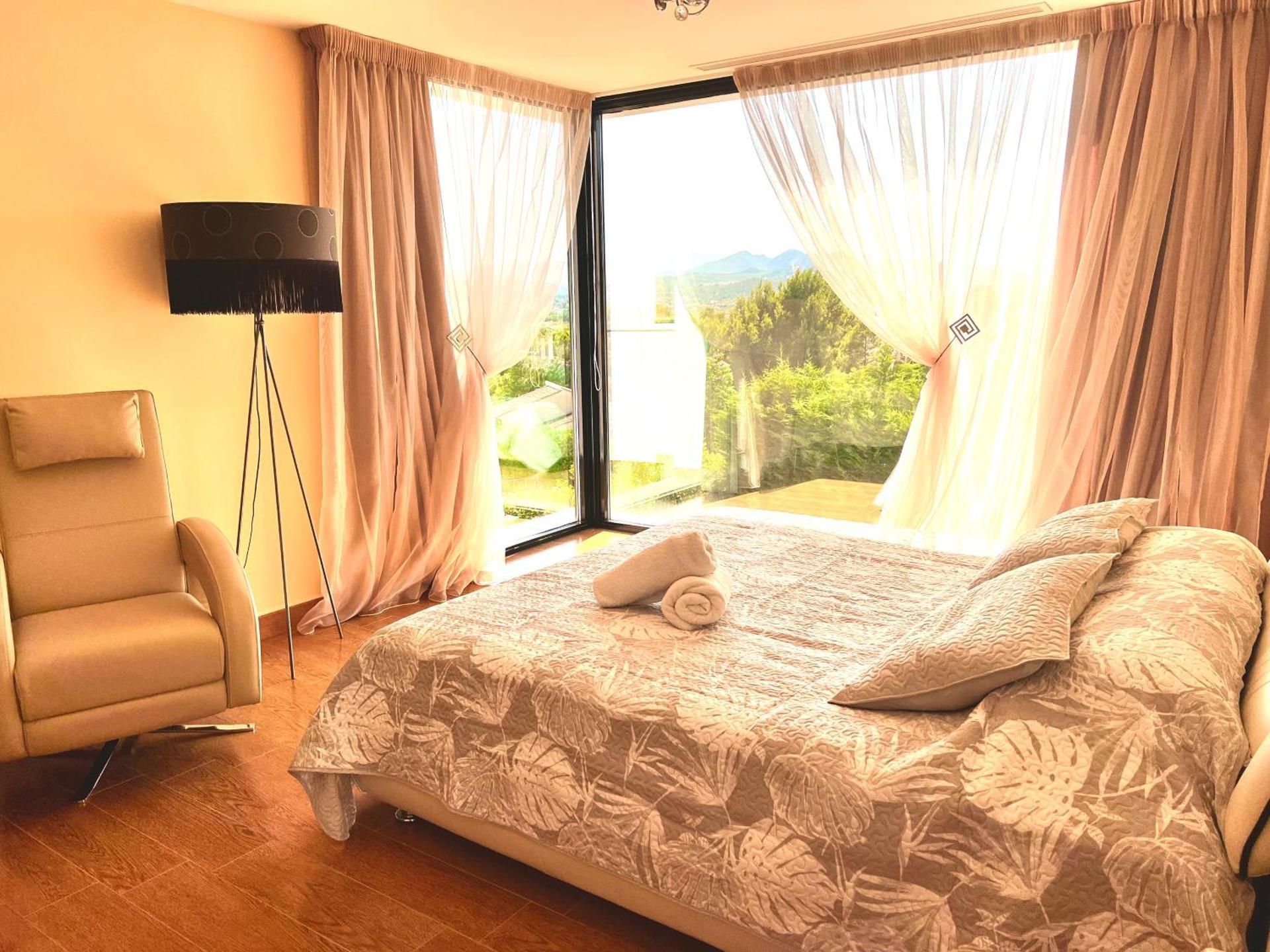 Queen Room with Balcony