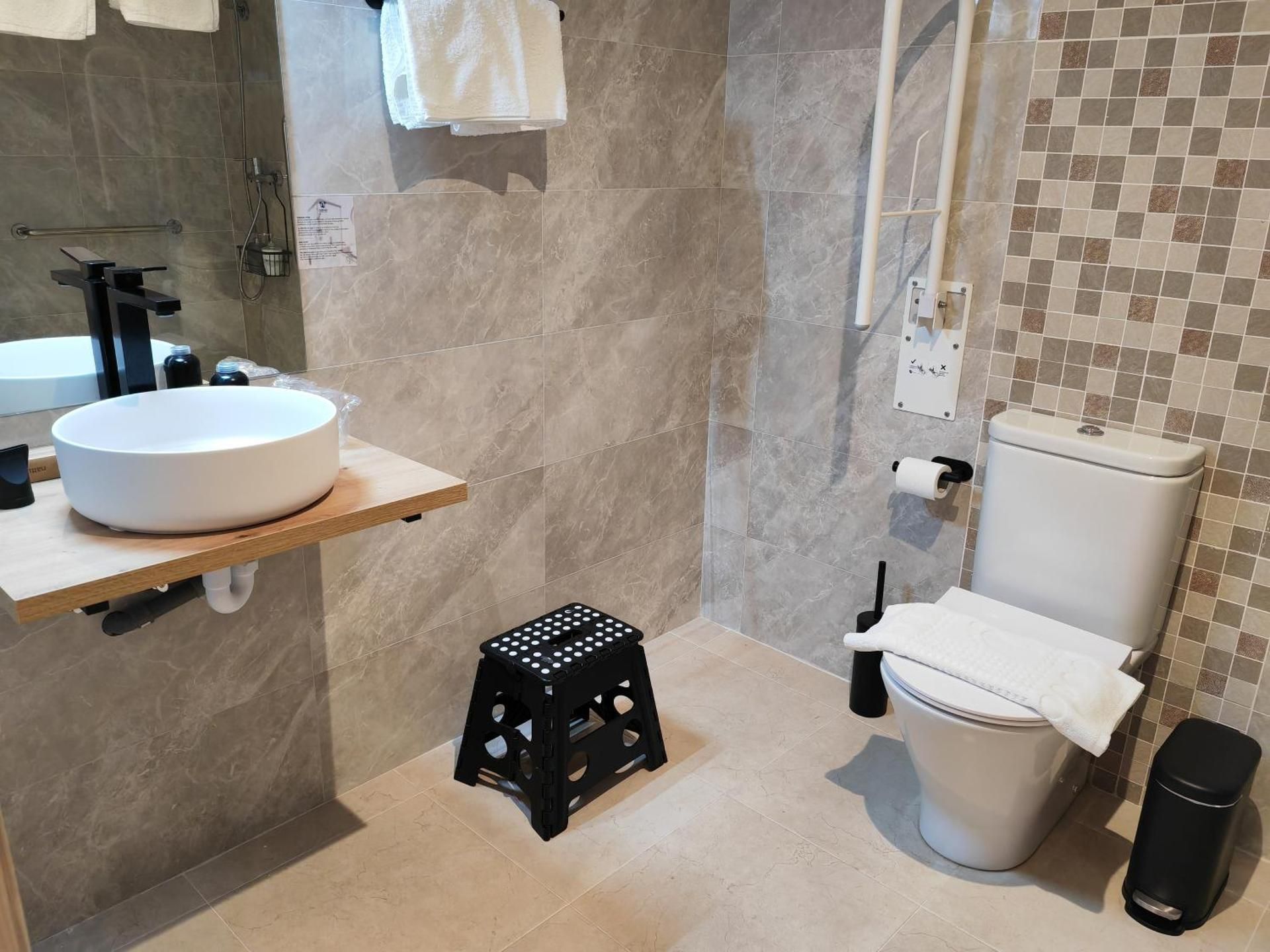 Deluxe Double Room with Extra Bed