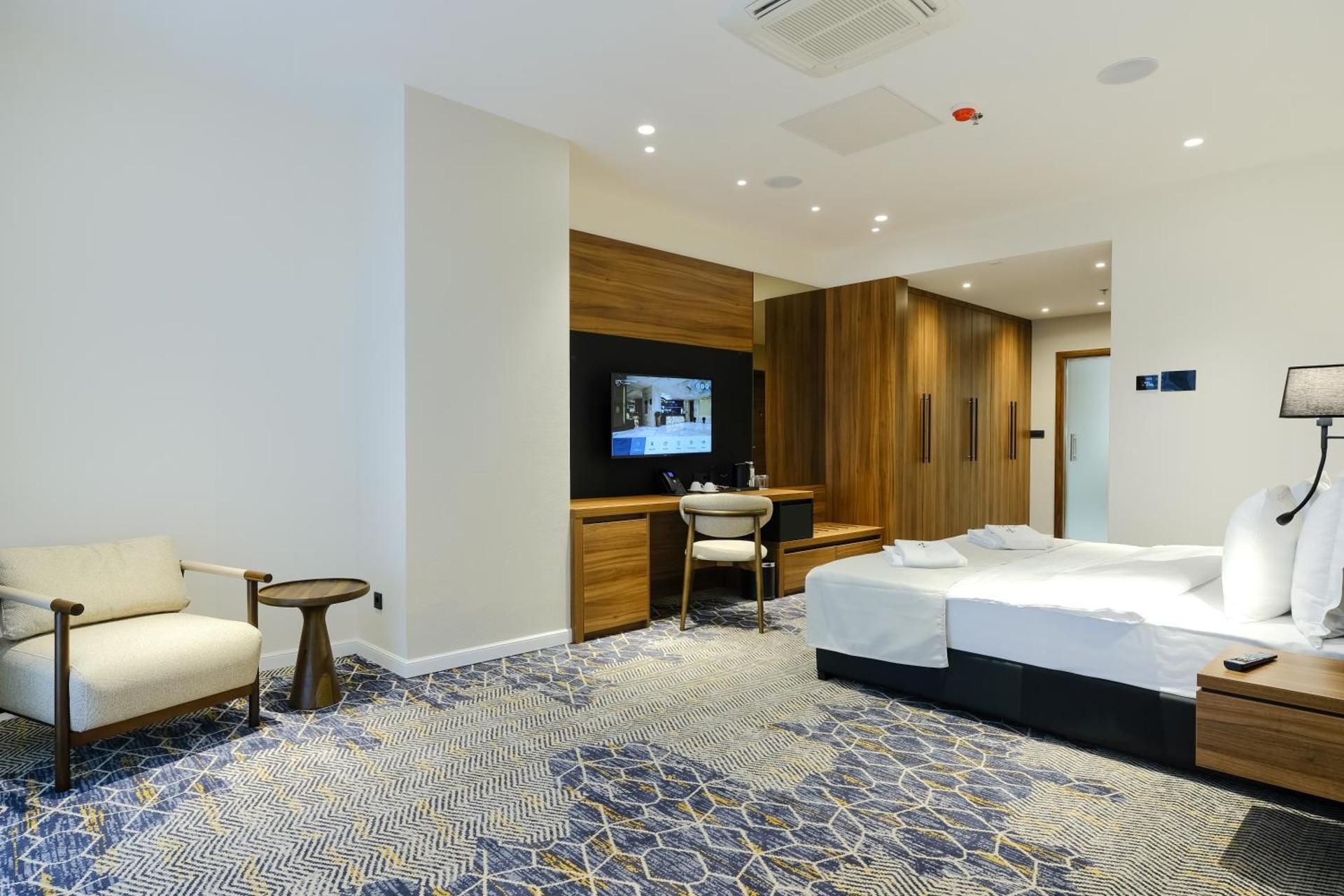 Deluxe Triple Room
