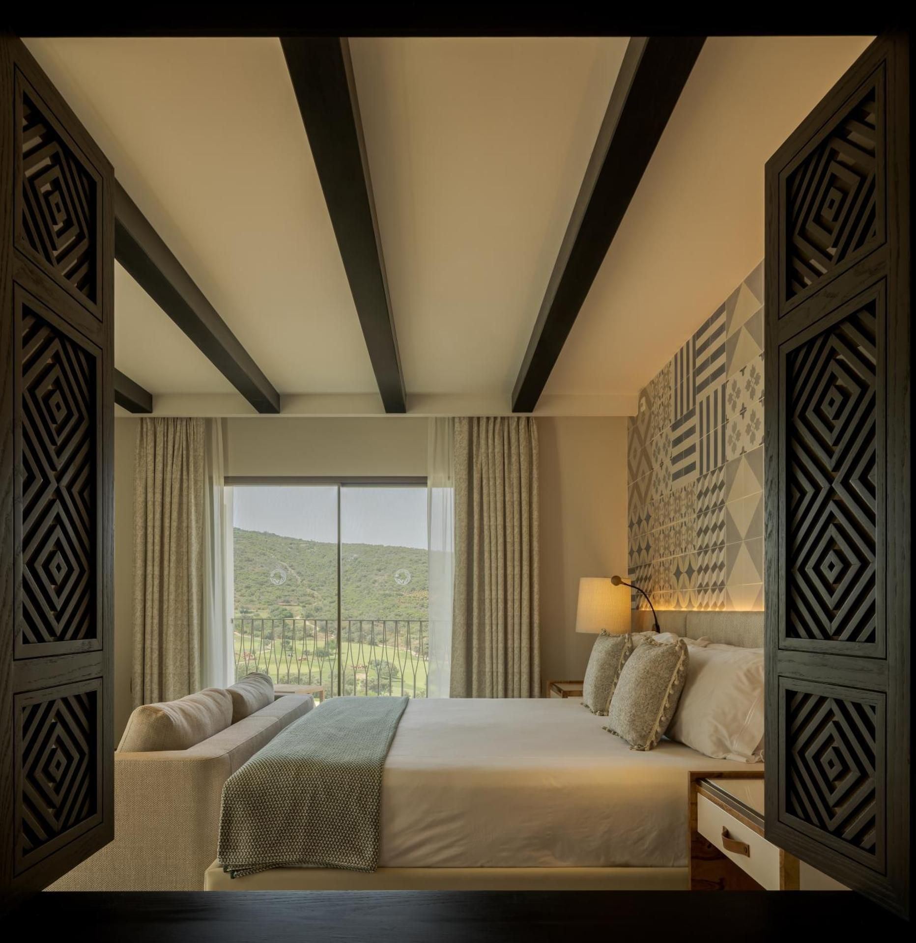 One-Bedroom Apartment with View