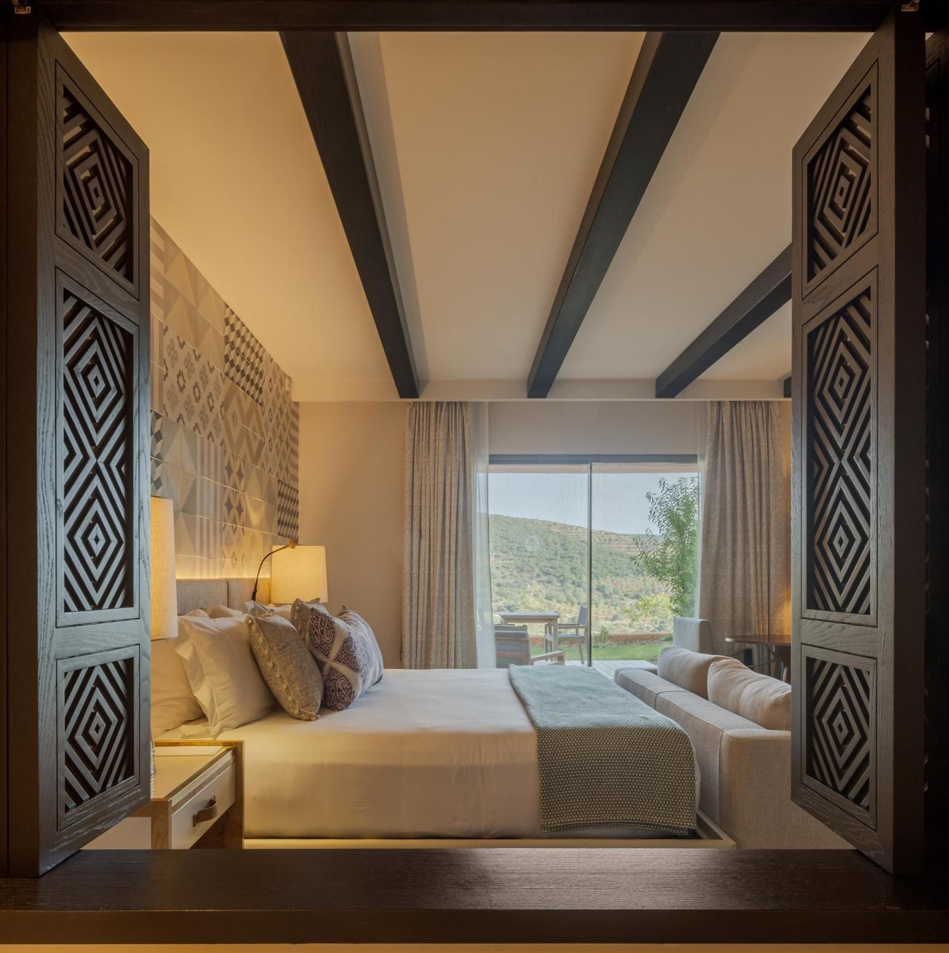 King Room with Mountain View