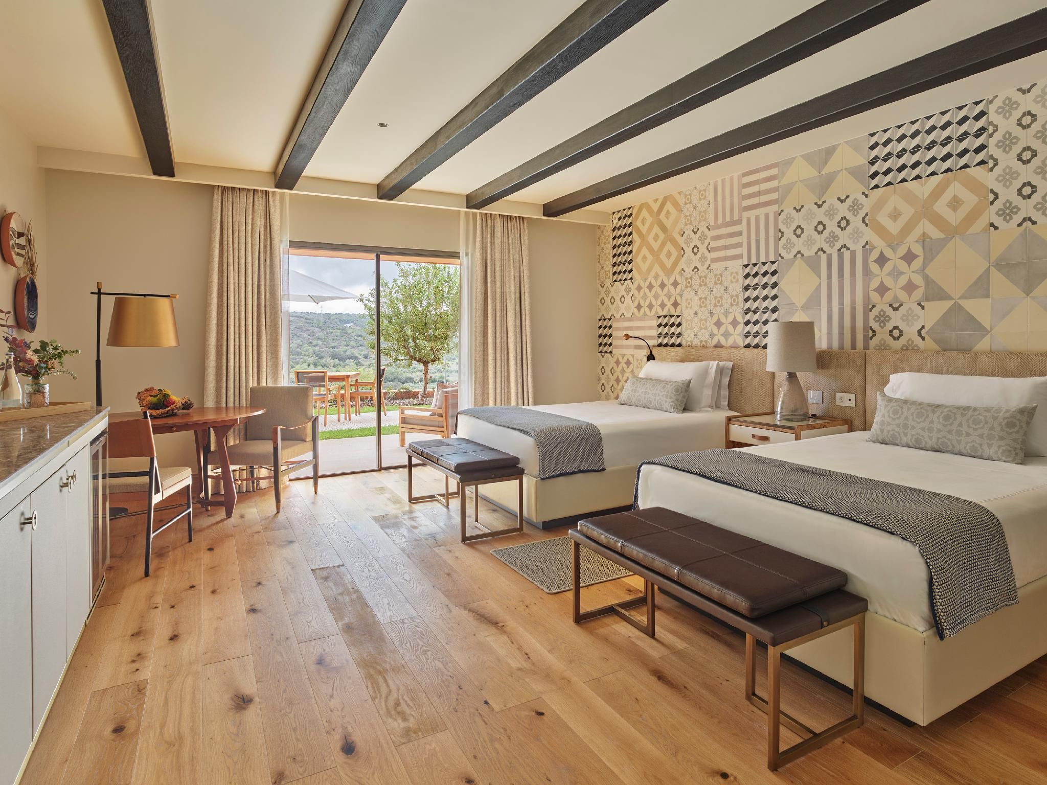 Deluxe Dbl Queen-Valley View