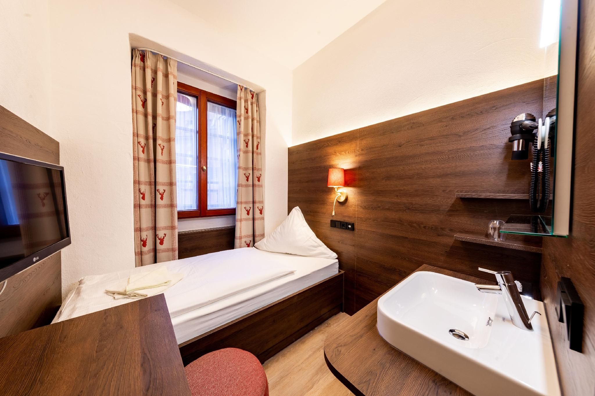Classic Single Room
