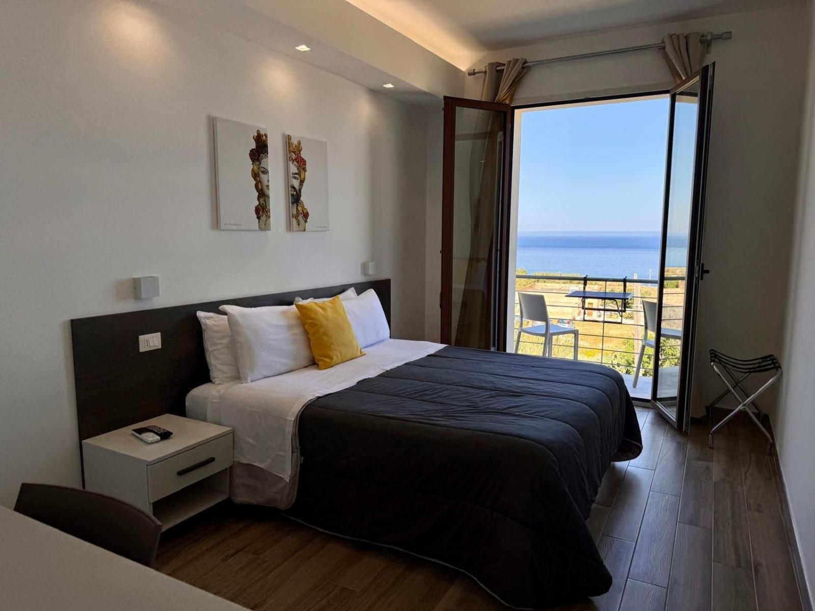 Double Room with Balcony and Sea View