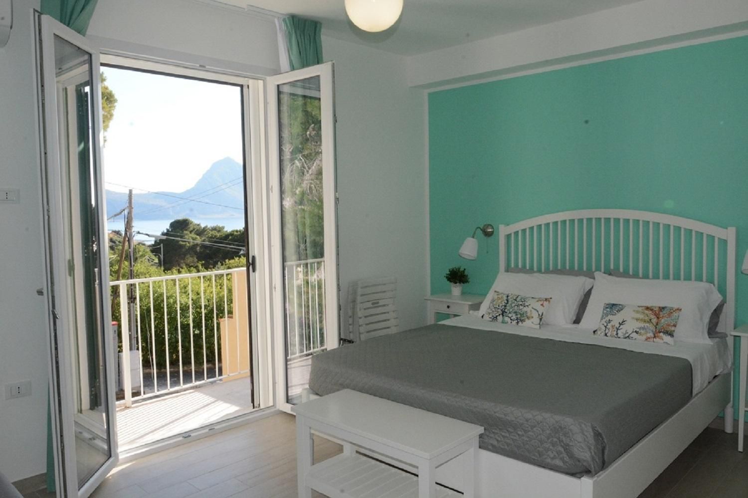 Deluxe Triple Room with Sea View
