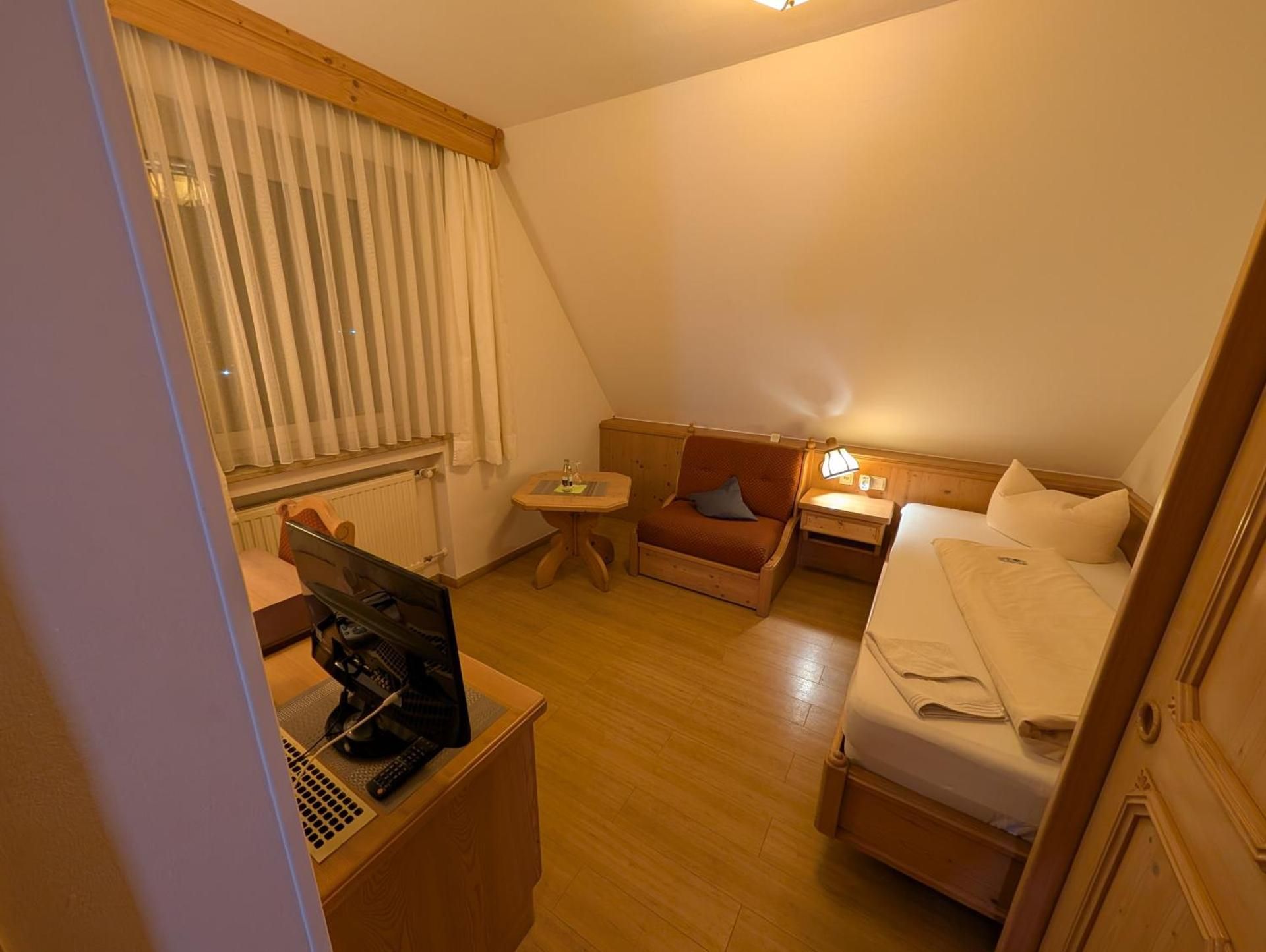 Single Room - Disability Access