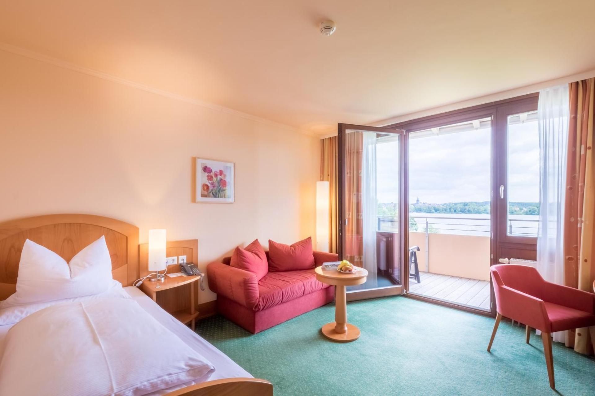 Single Room with Lake View