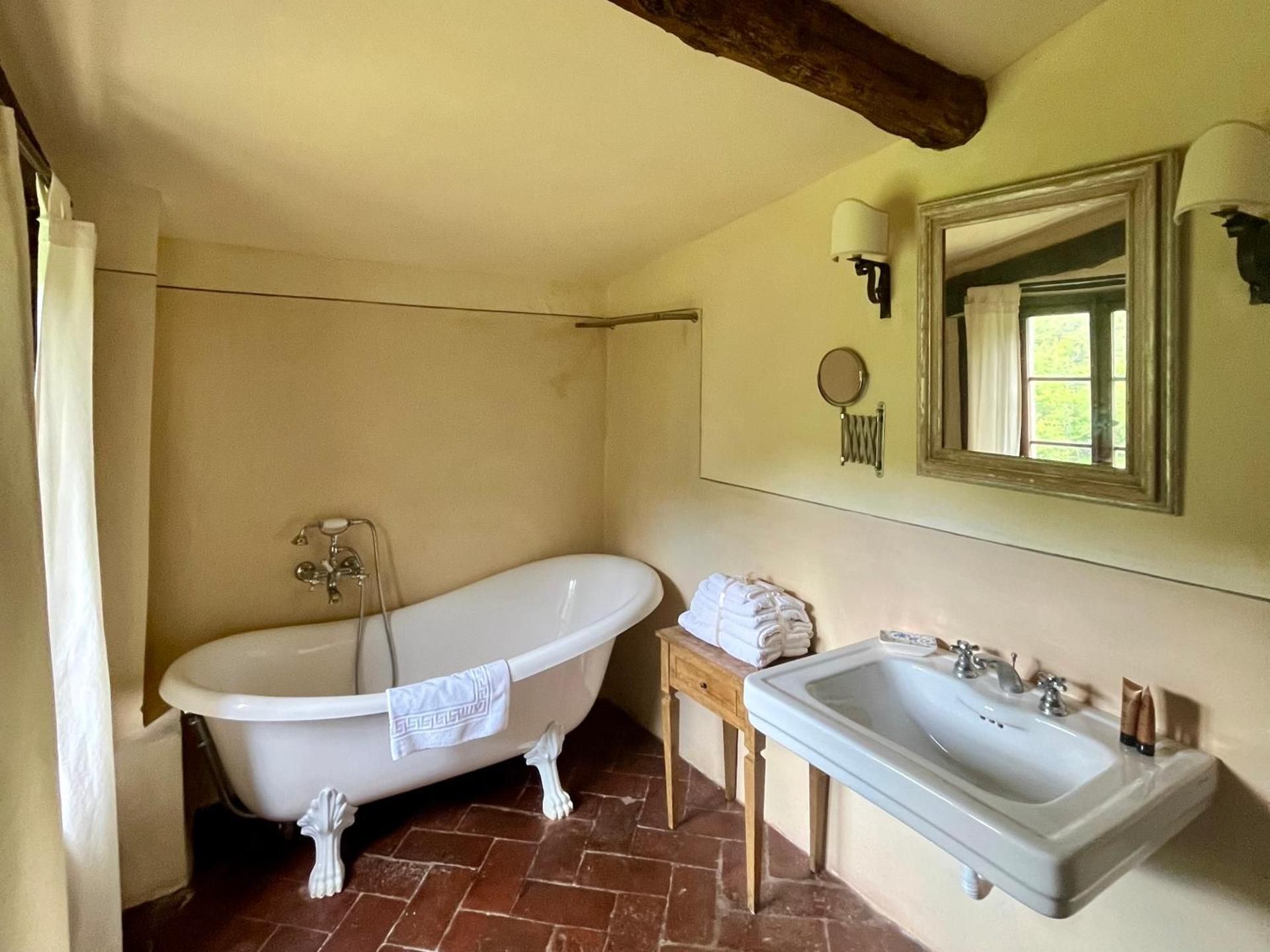 Deluxe Double Room with Bath