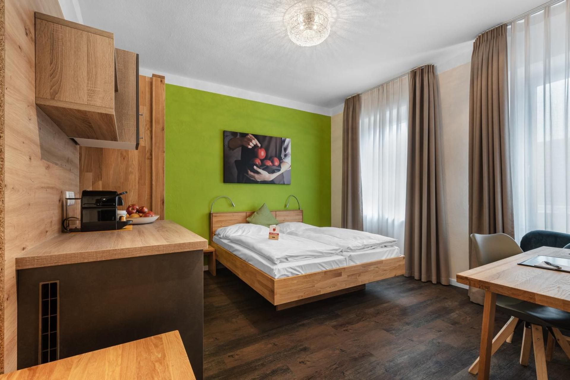 DELUXE APARTMENT