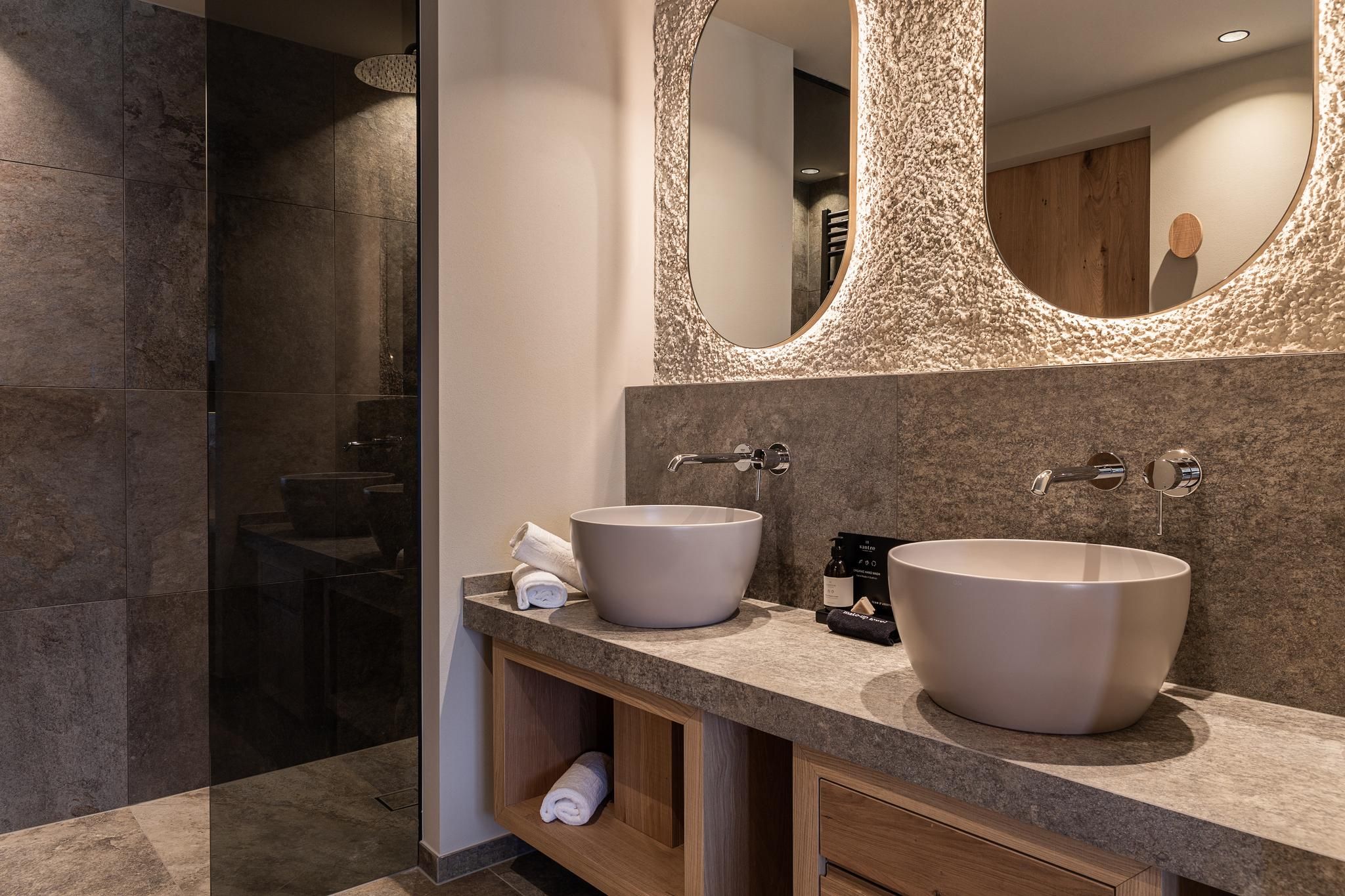 Suite with Spa Bath