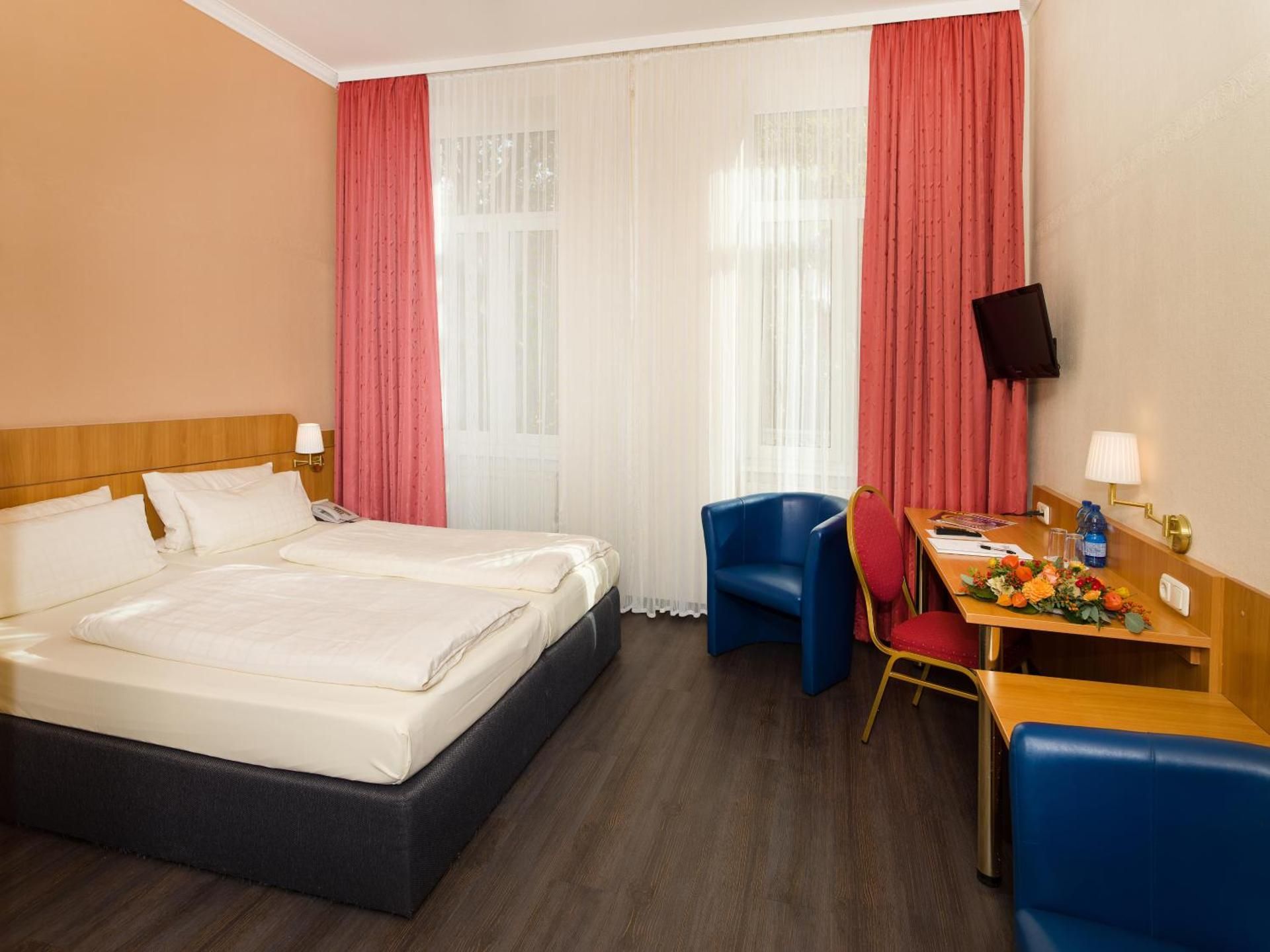Double or Twin Room with Air Conditioning