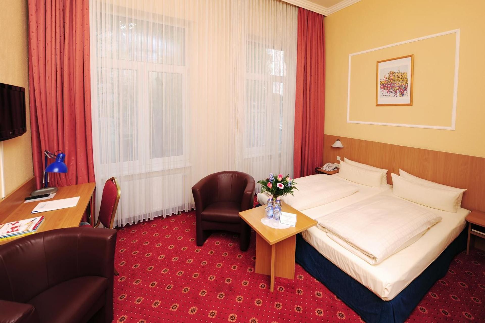 Double or Twin room without air conditioning