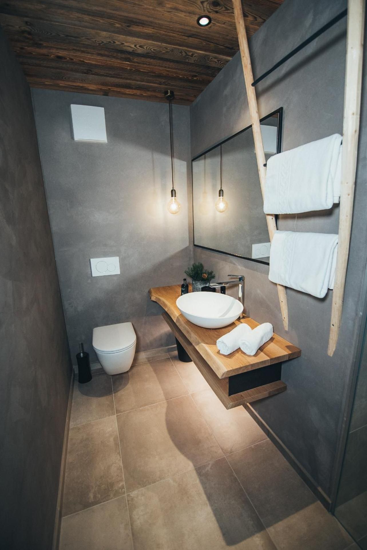 Deluxe Two-Bedroom Apartment with Garden View
