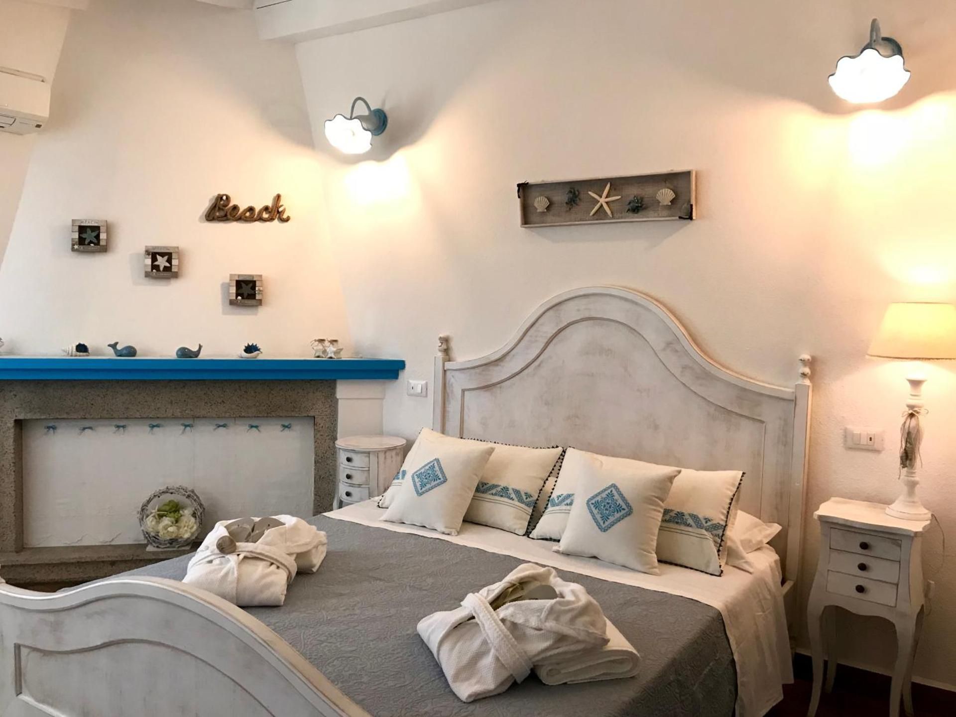 Deluxe Double Room with Balcony and Sea View