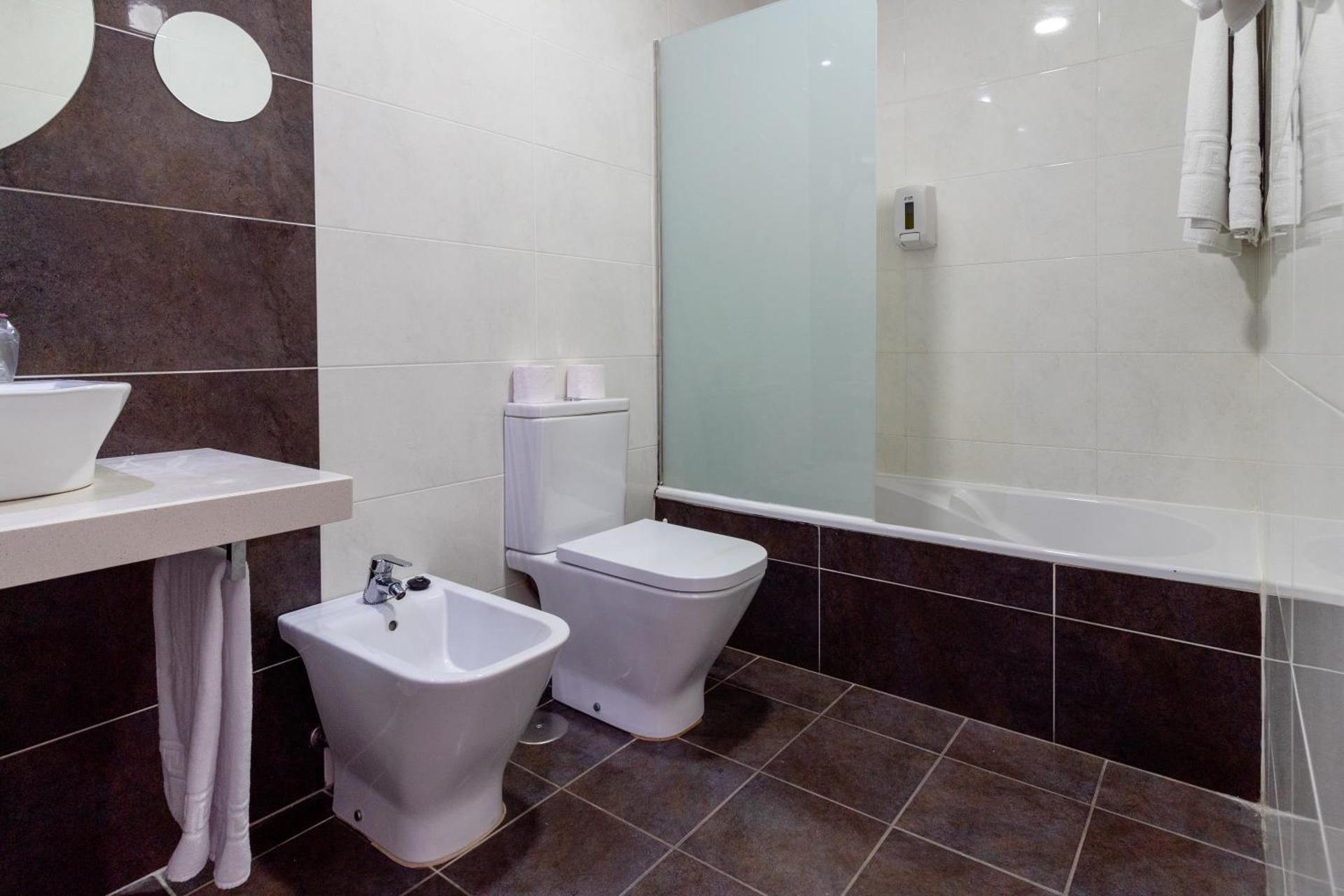 Double or Twin Room with Partial Sea View