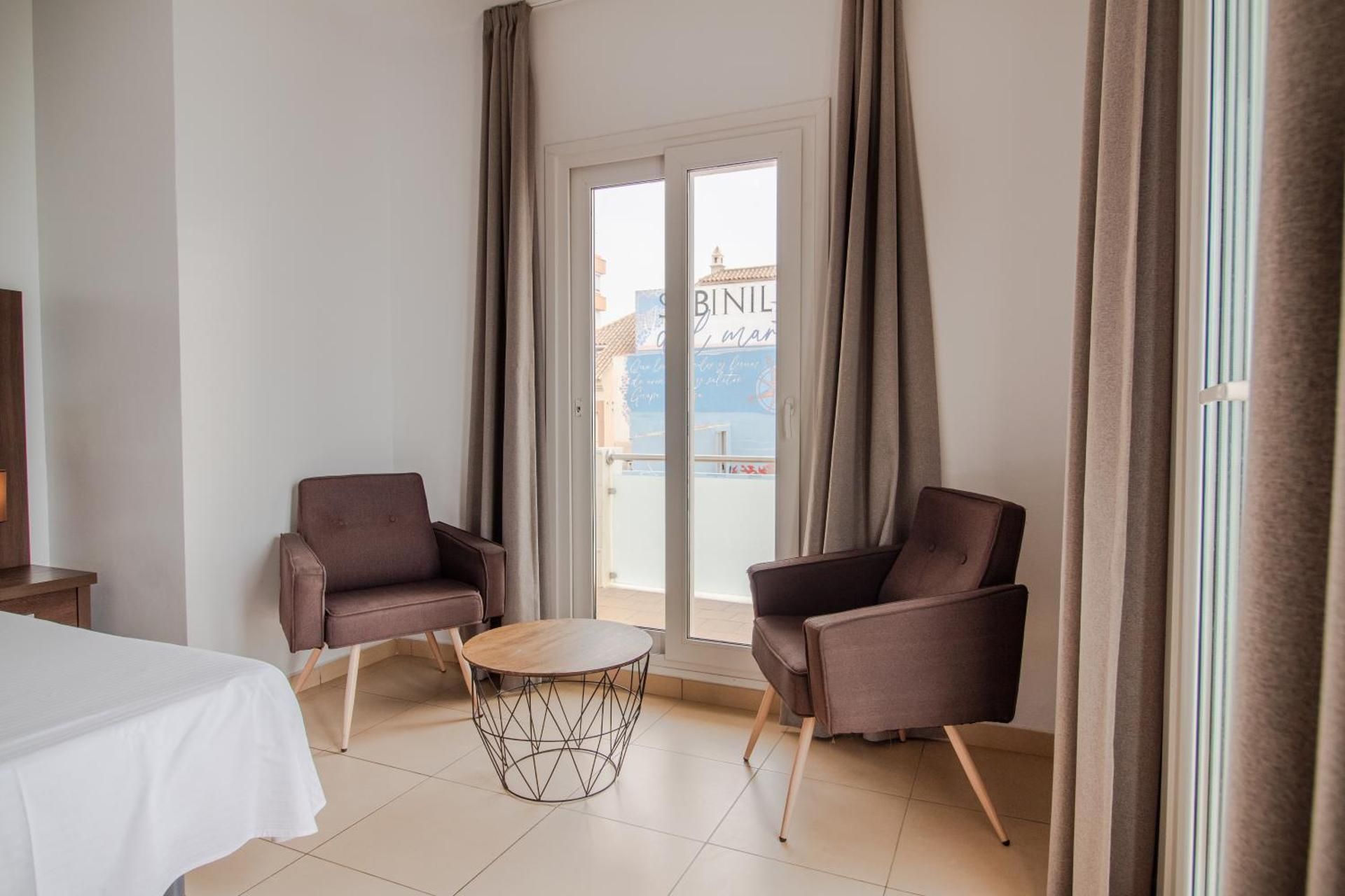 Double or Twin Room with Partial Sea View