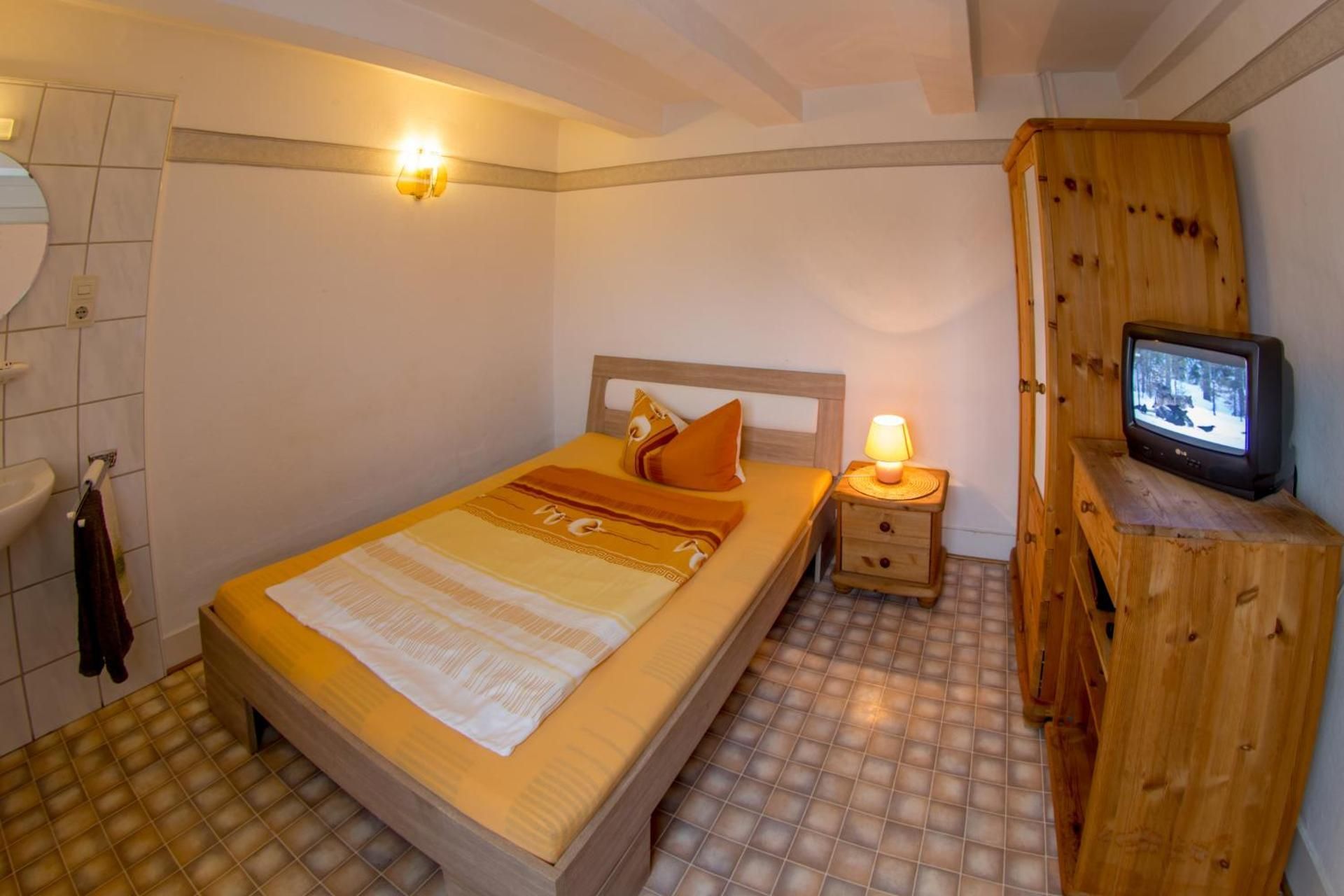Single Room with Shared Bathroom