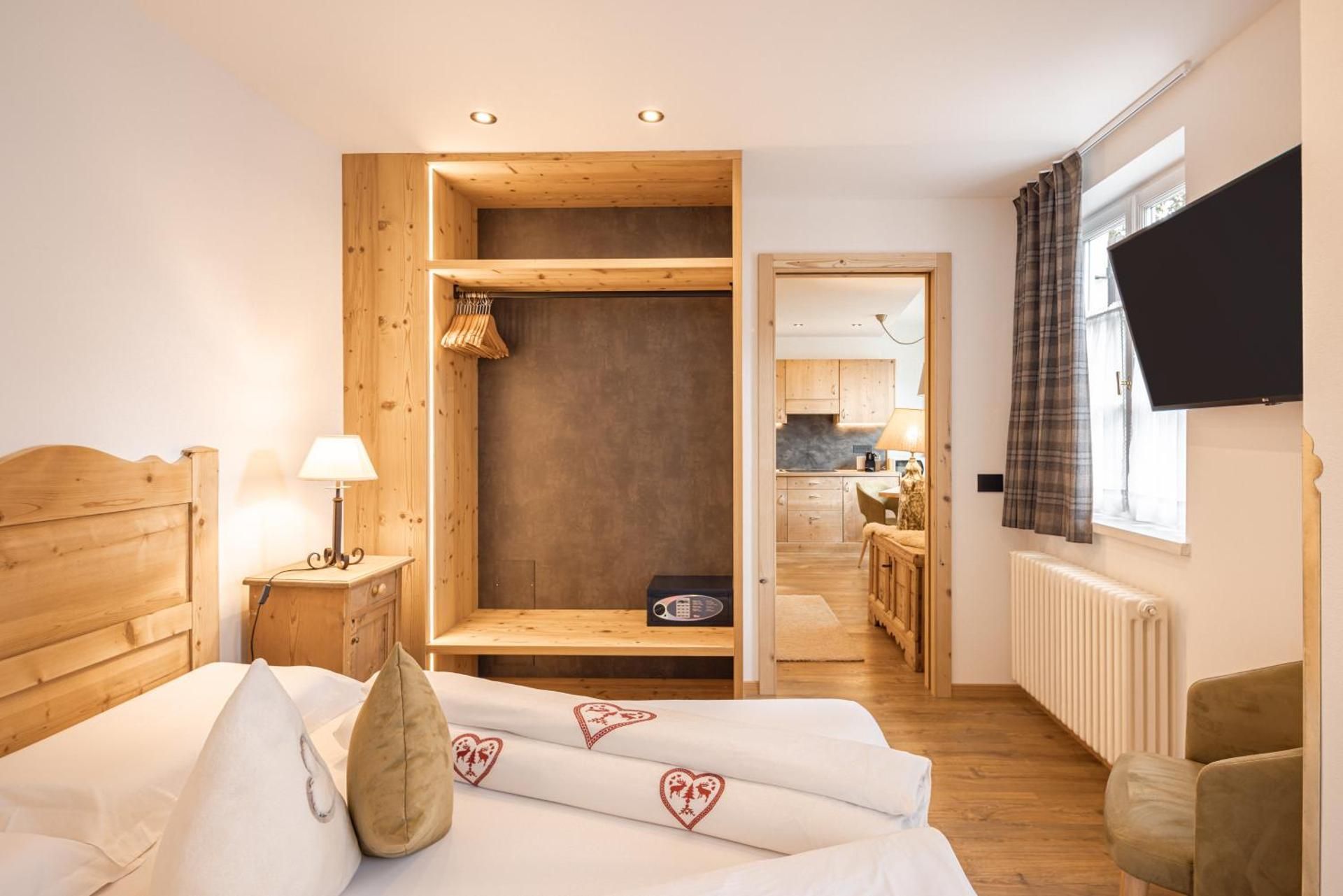 One-Bedroom Apartment with Balcony