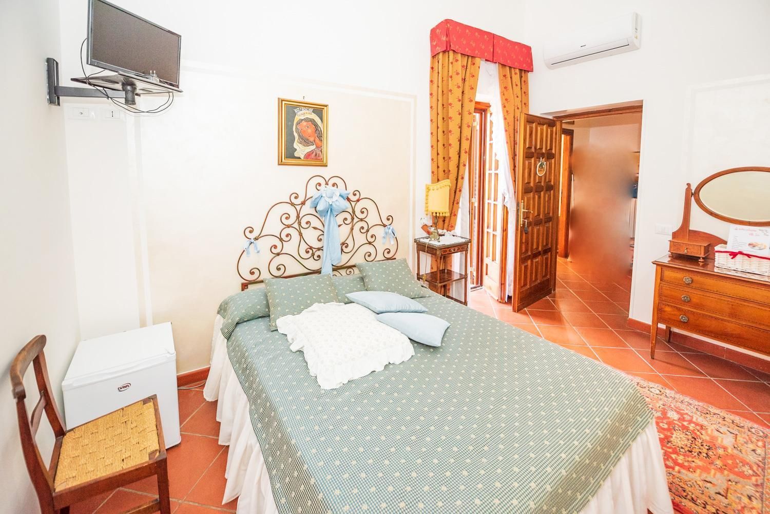Villa Ida Bed & Breakfast Basic Triple Room