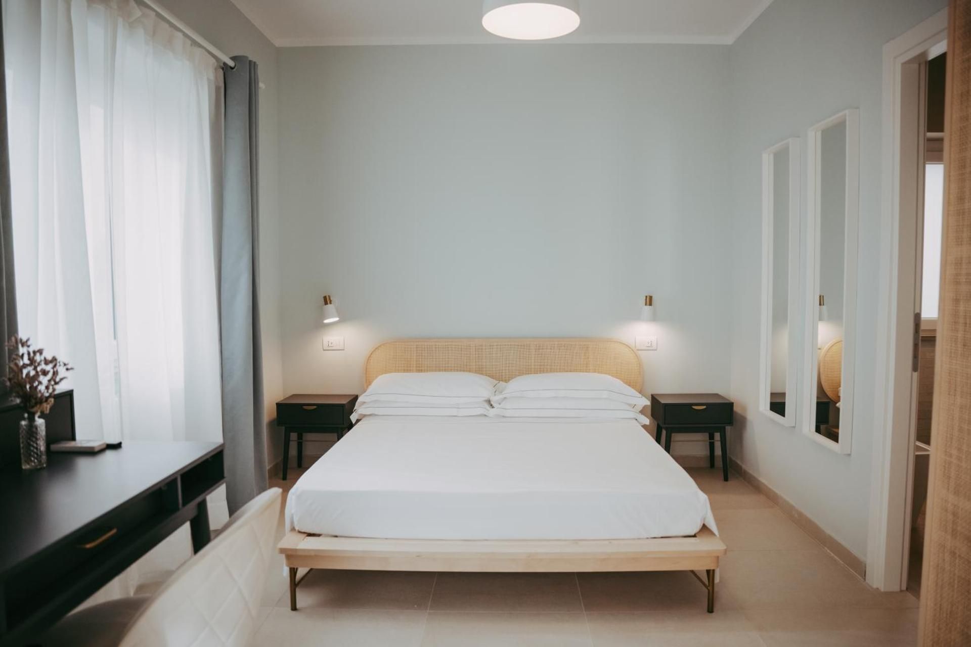 Queen Room with Pool View