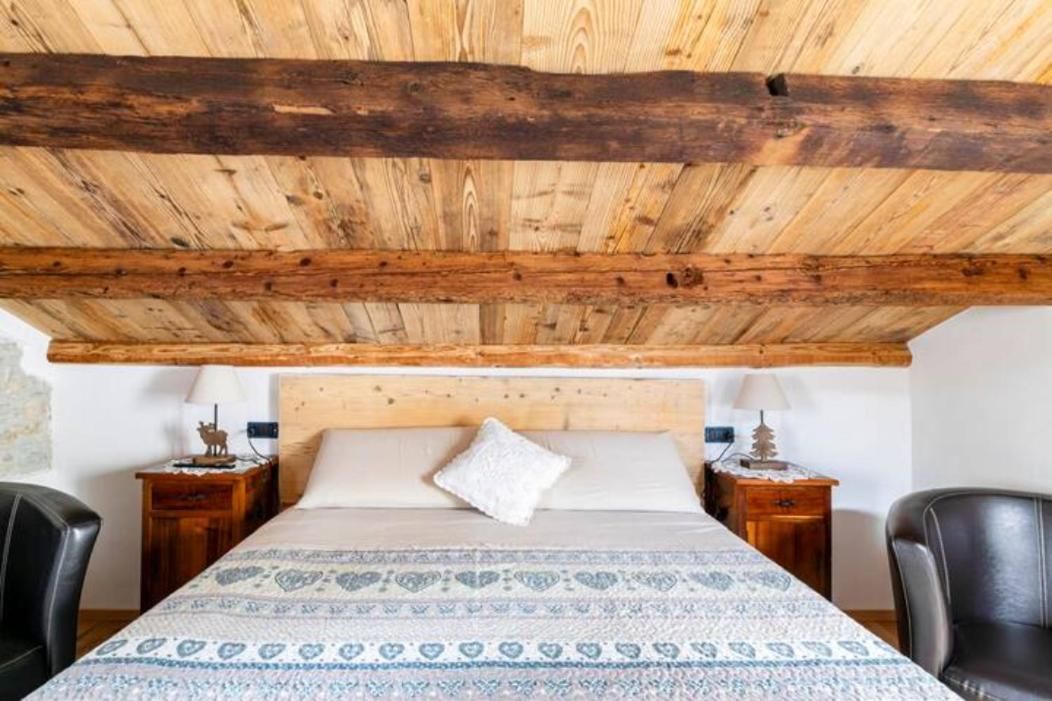 Quadruple Room with Private Bathroom