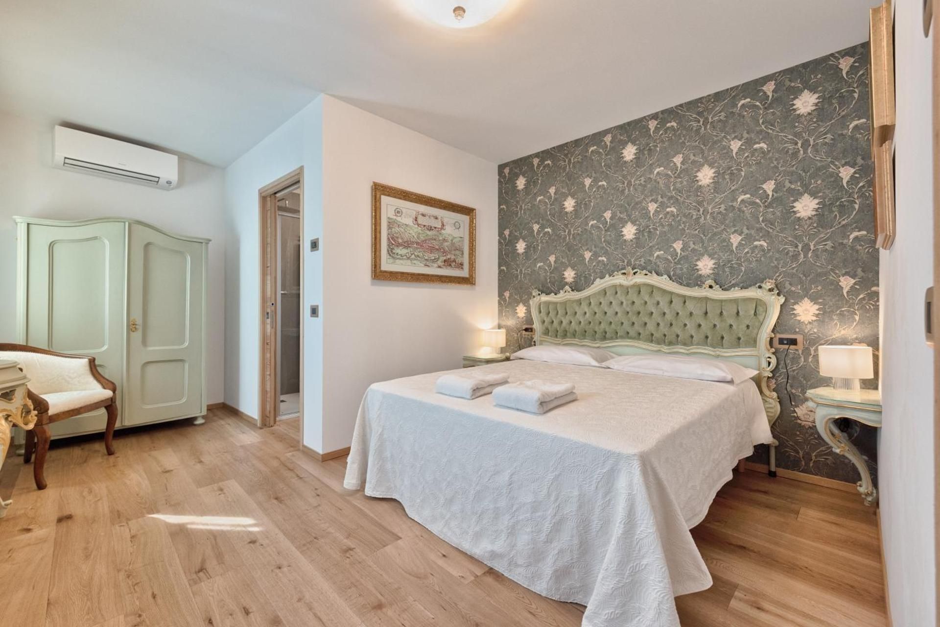 Large Double Room
