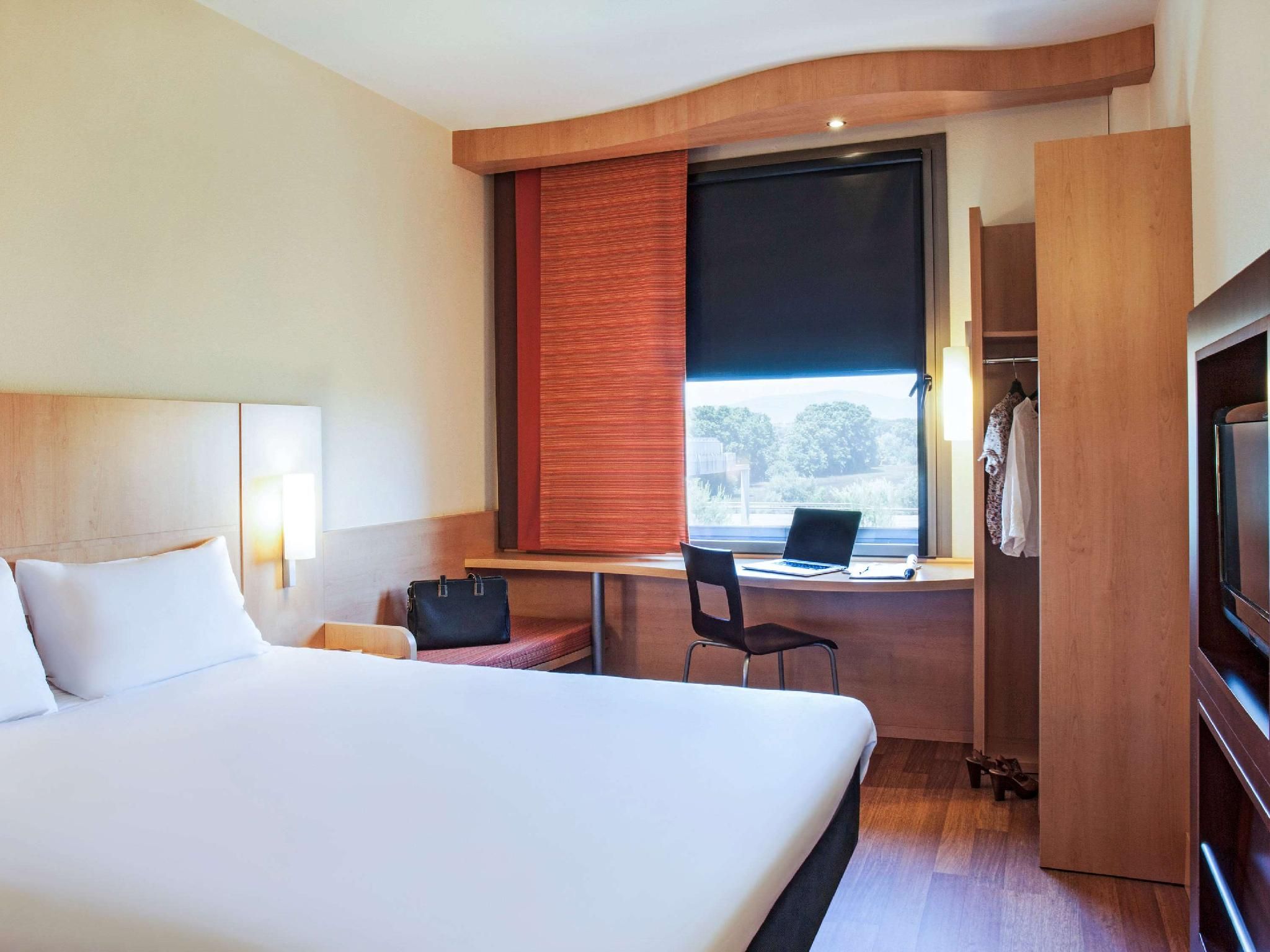 Double Room with 1 Double Bed