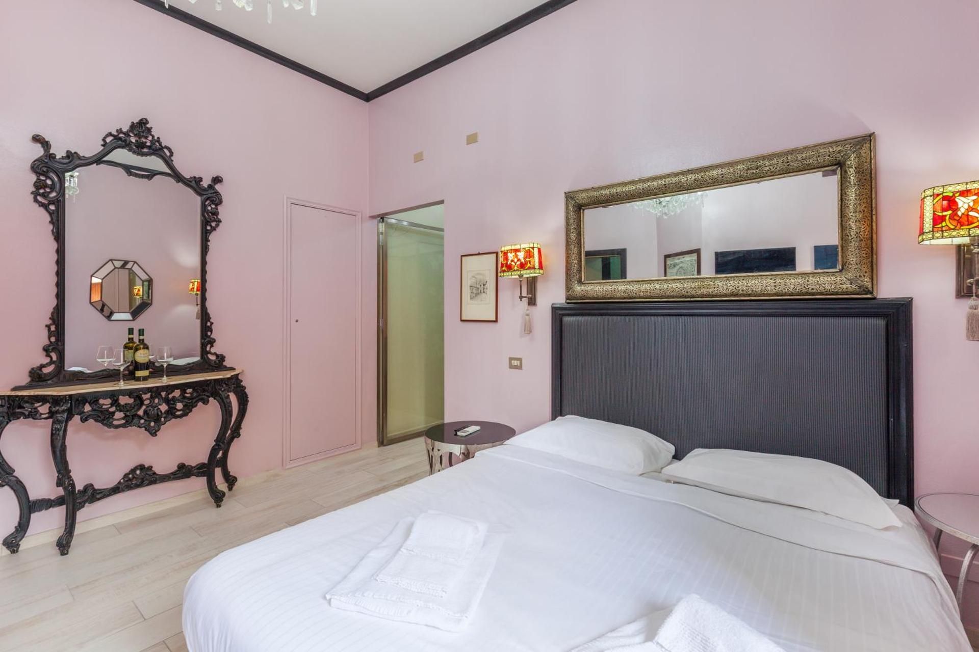 Deluxe Double Room with Shower