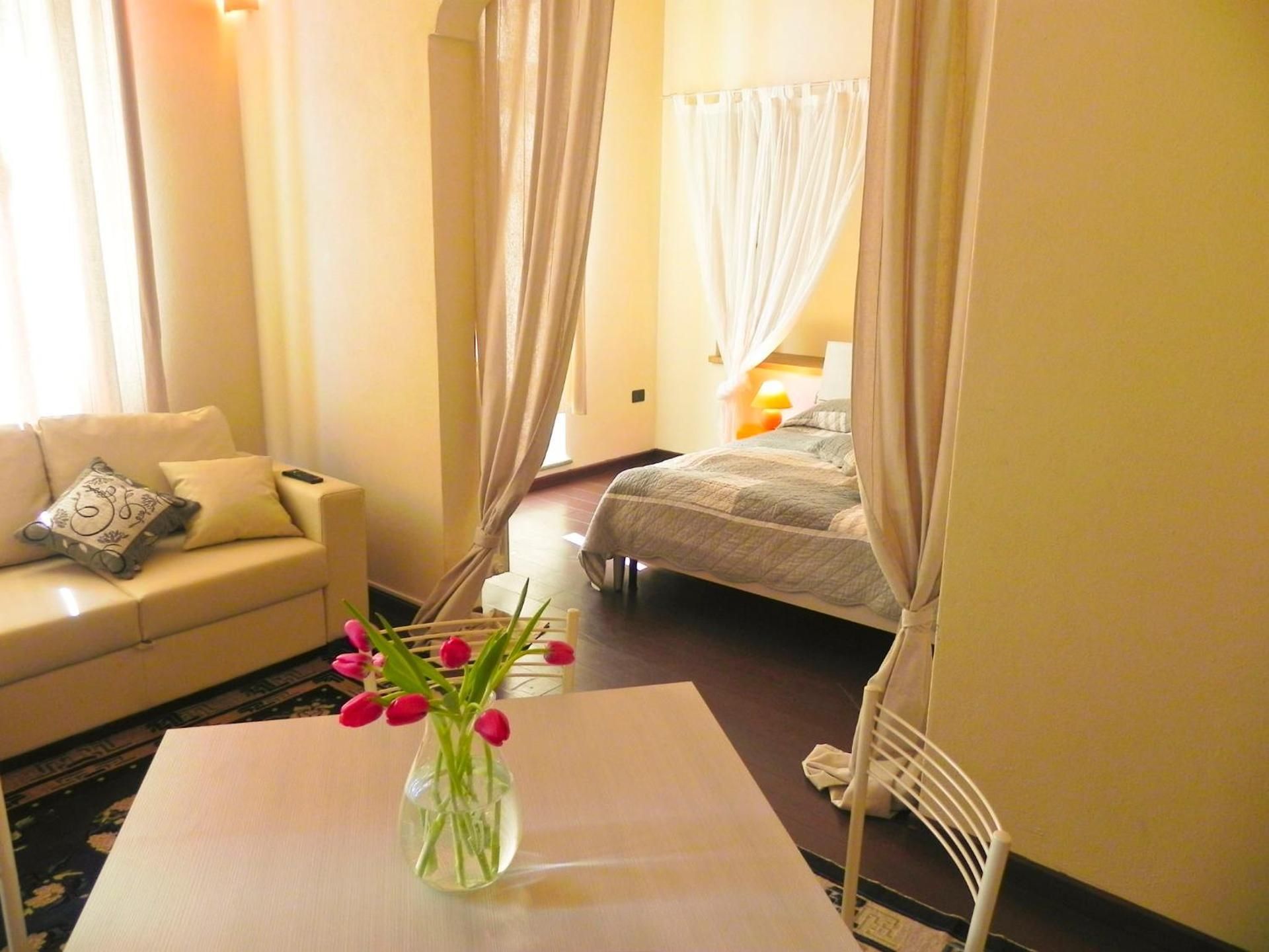 One-Bedroom Apartment - Split Level
