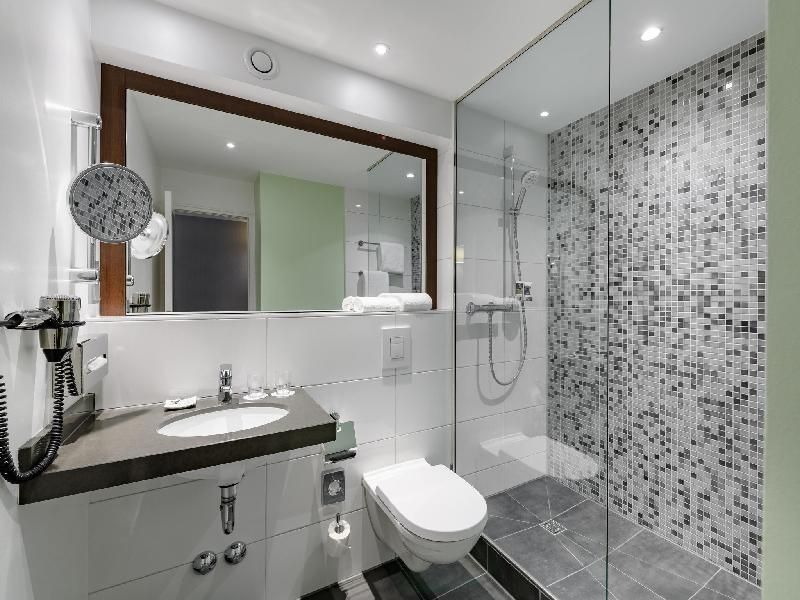 Mercure Hotel Stuttgart Sindelfingen An Der Messe Standard Room With Queen Size Bed And Sofa 3